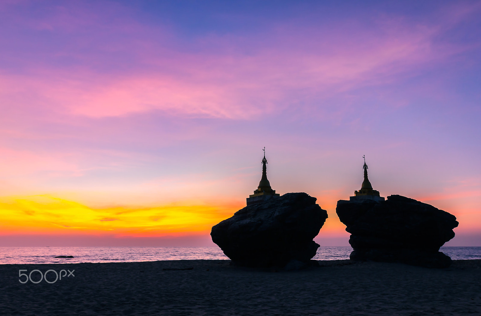 Canon EF 16-35mm F2.8L II USM sample photo. Sunset in myanmar photography