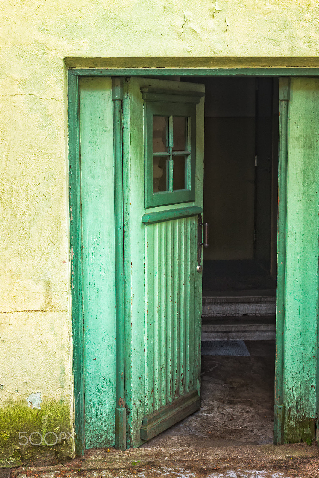 Canon EOS 50D sample photo. Green door open photography