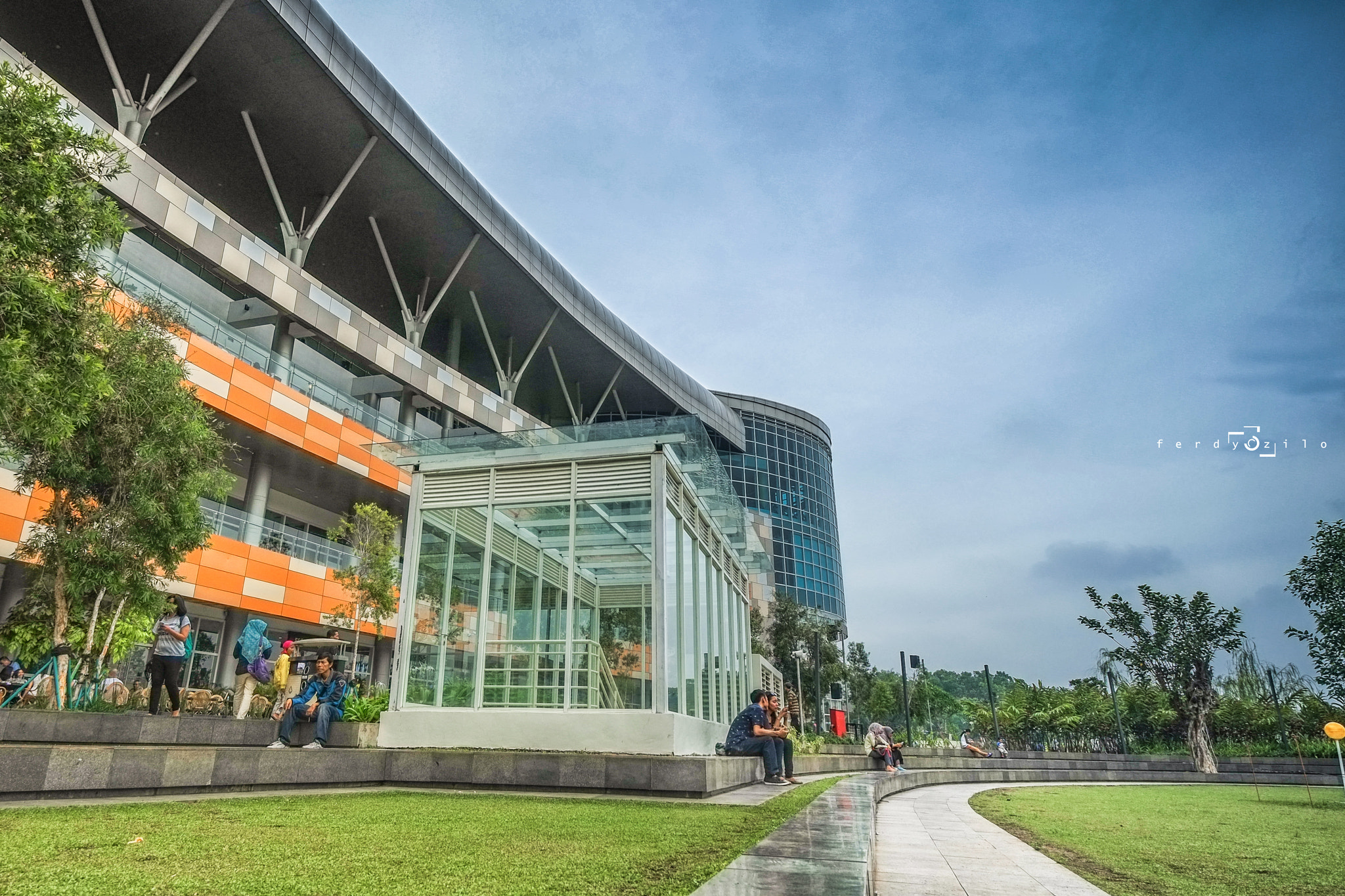 Fujifilm XF 10-24mm F4 R OIS sample photo. Bule and green photography