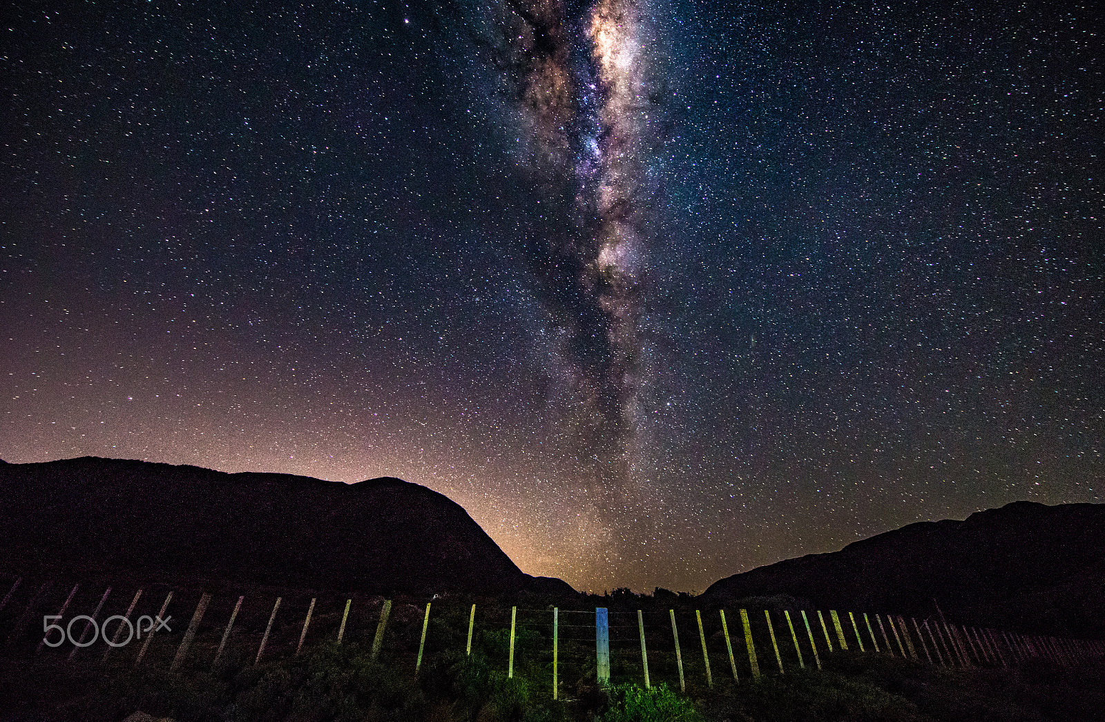 Canon EOS 6D + Canon EF 11-24mm F4L USM sample photo. Milky way fence photography