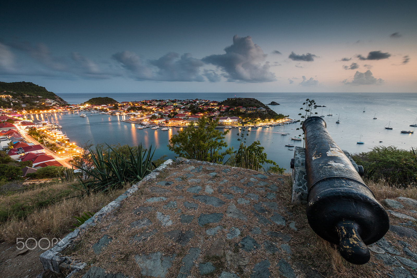 Canon EOS 5DS + Canon EF 16-35mm F4L IS USM sample photo. Evening in the port photography