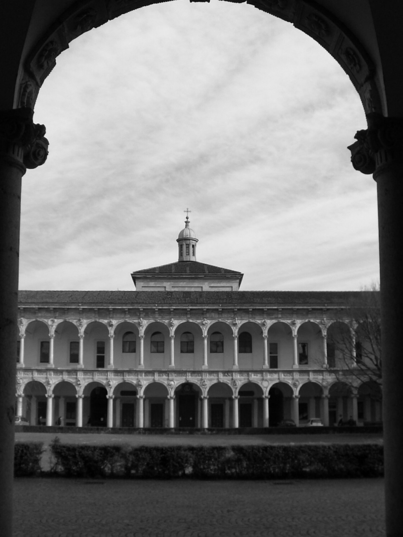 CASIO EX-Z600 sample photo. Claustro photography