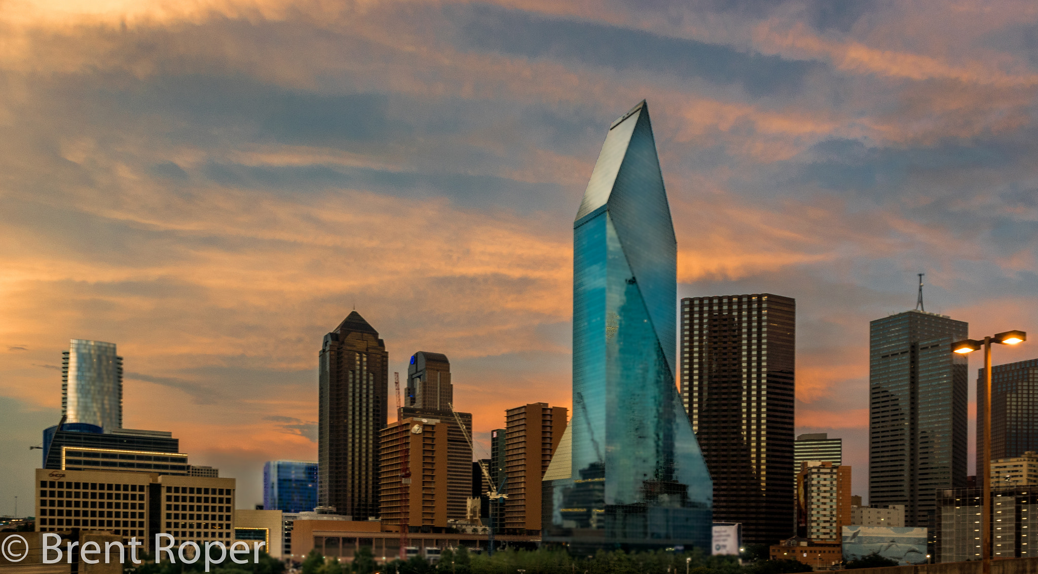 Nikon 1 Nikkor 10mm F2.8 sample photo. Dallas at dusk. photography