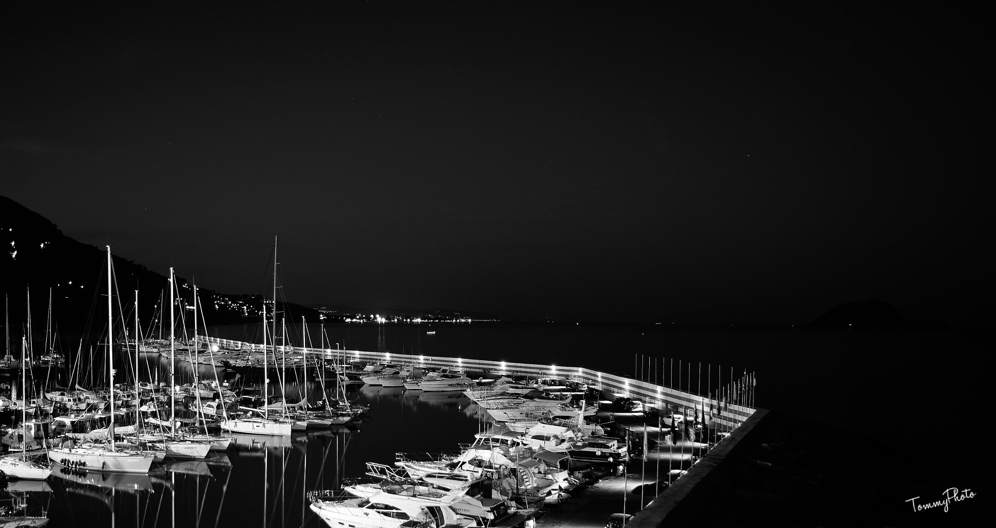 Sony SLT-A35 + Sony DT 18-55mm F3.5-5.6 SAM sample photo. Il porto di alassio di notte photography