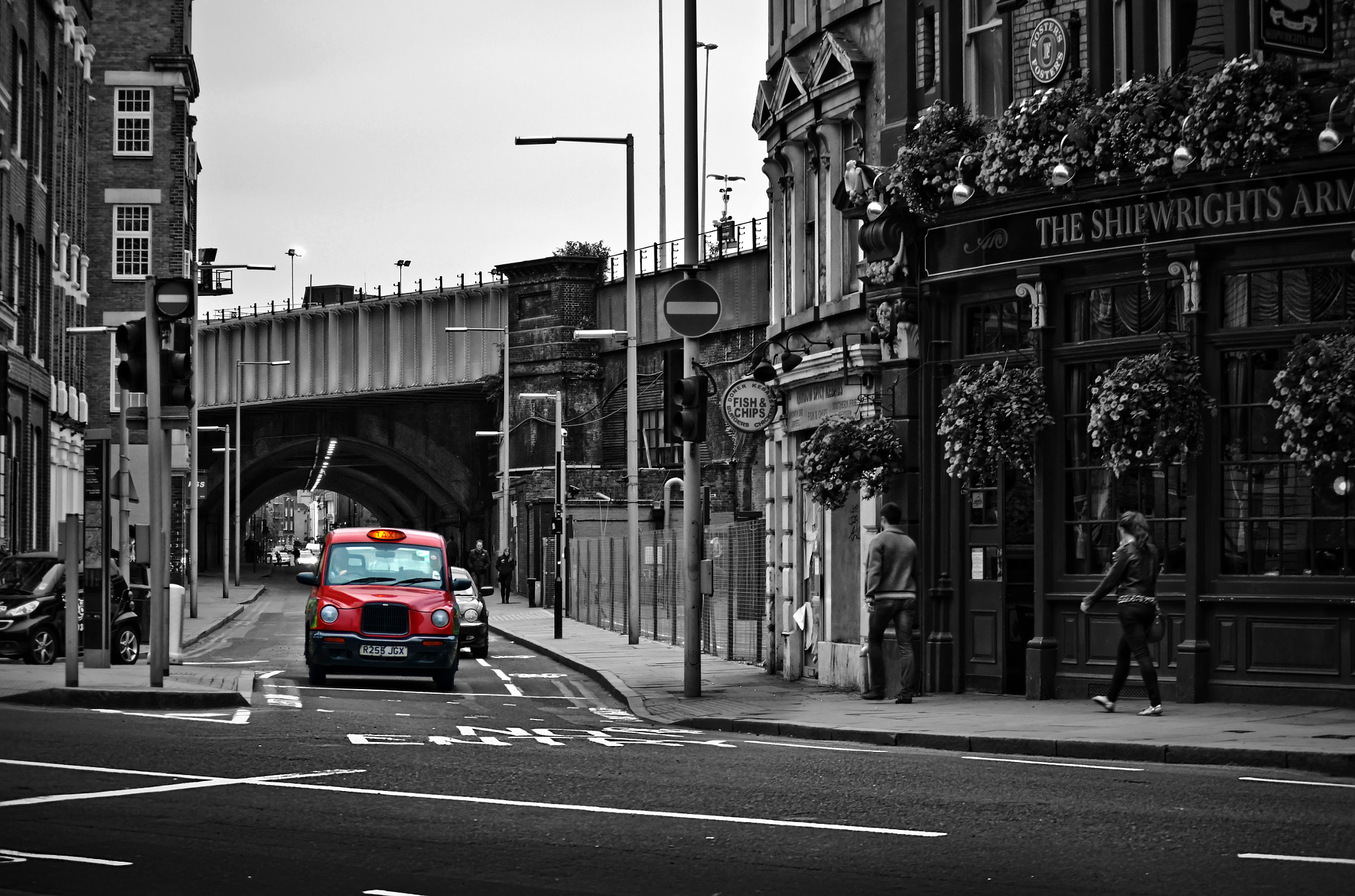 IX-Nikkor 24-70mm f/3.5-5.6 sample photo. Rincones de londres photography