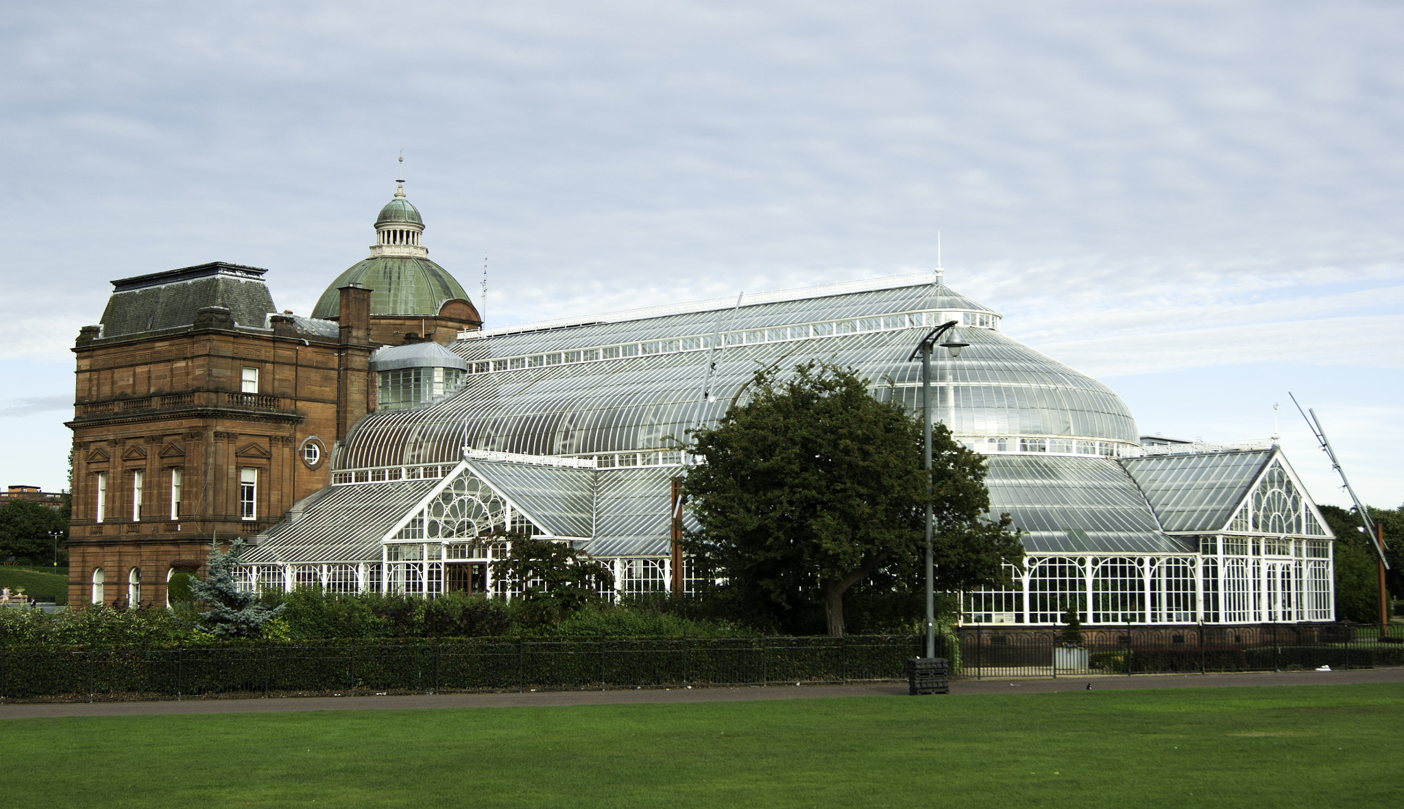 Sony Alpha DSLR-A290 + Sony DT 18-55mm F3.5-5.6 SAM sample photo. Glasgow architecture photography