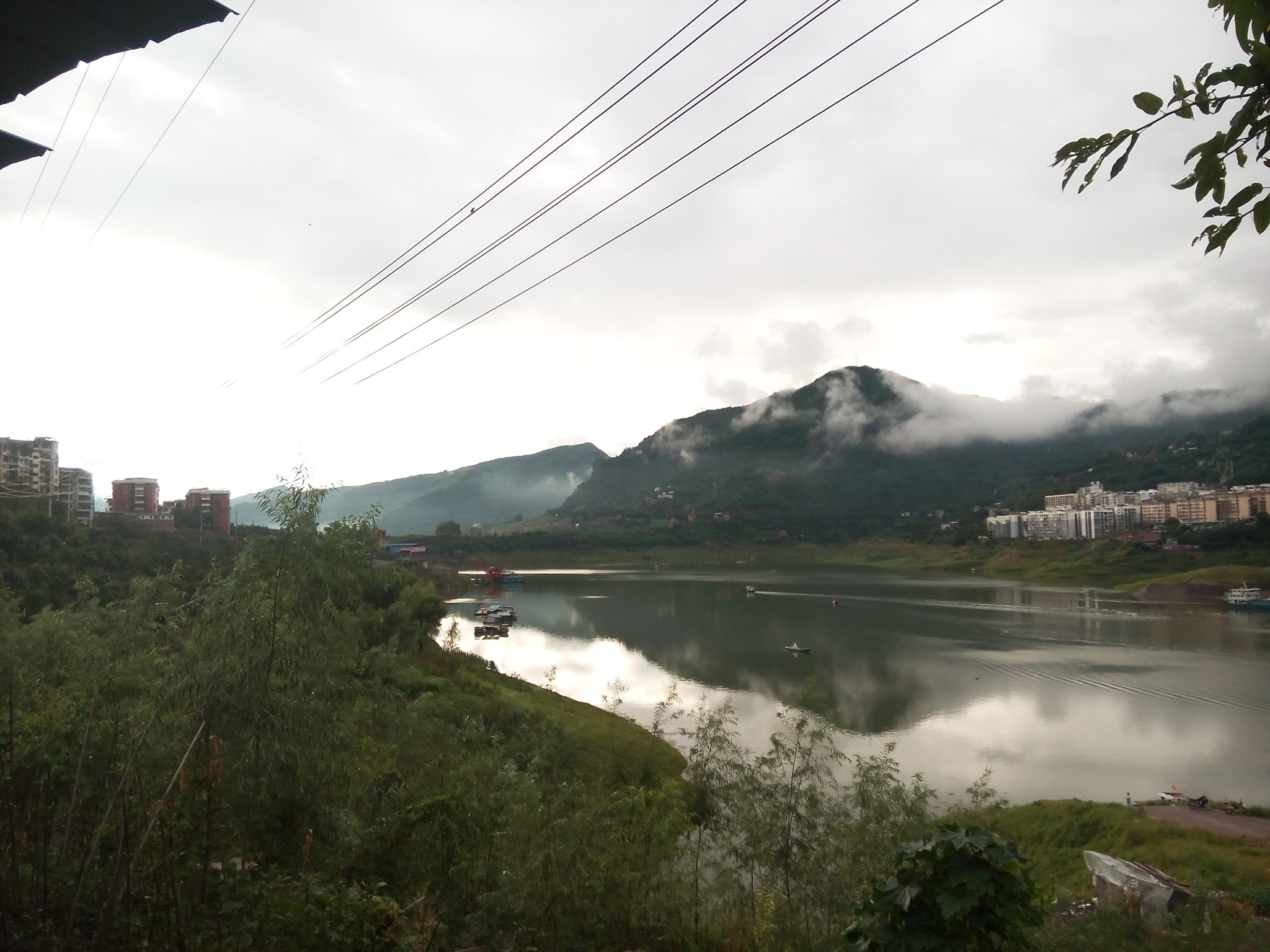 vivo Y20T sample photo. 雨后家乡 photography