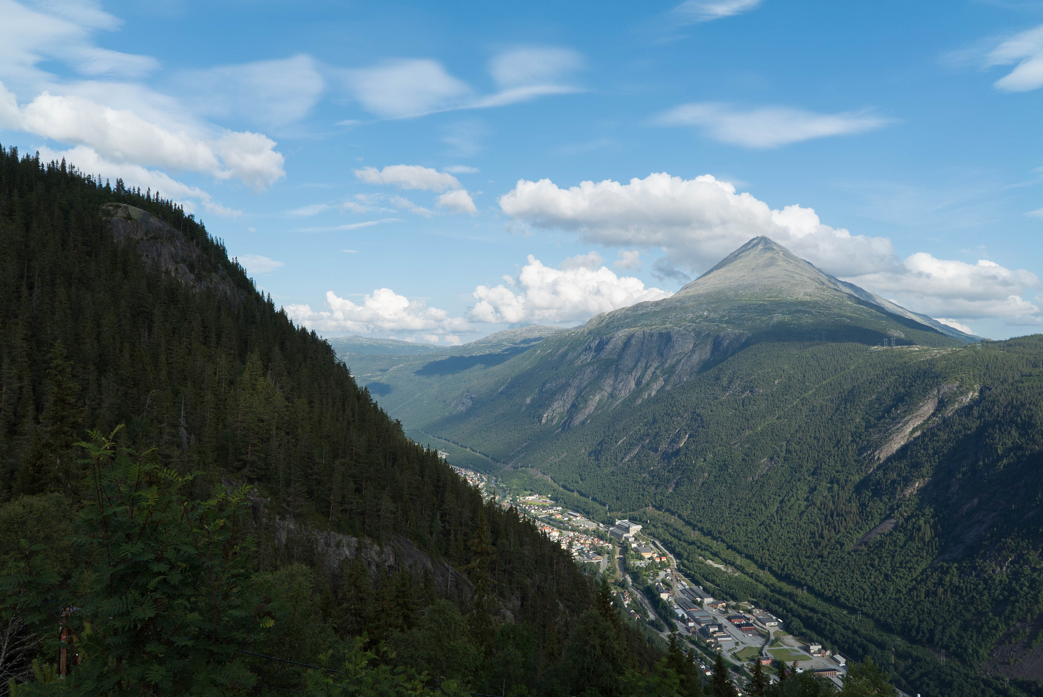 Sony FE 28mm F2 sample photo. Beautiful view in norway photography