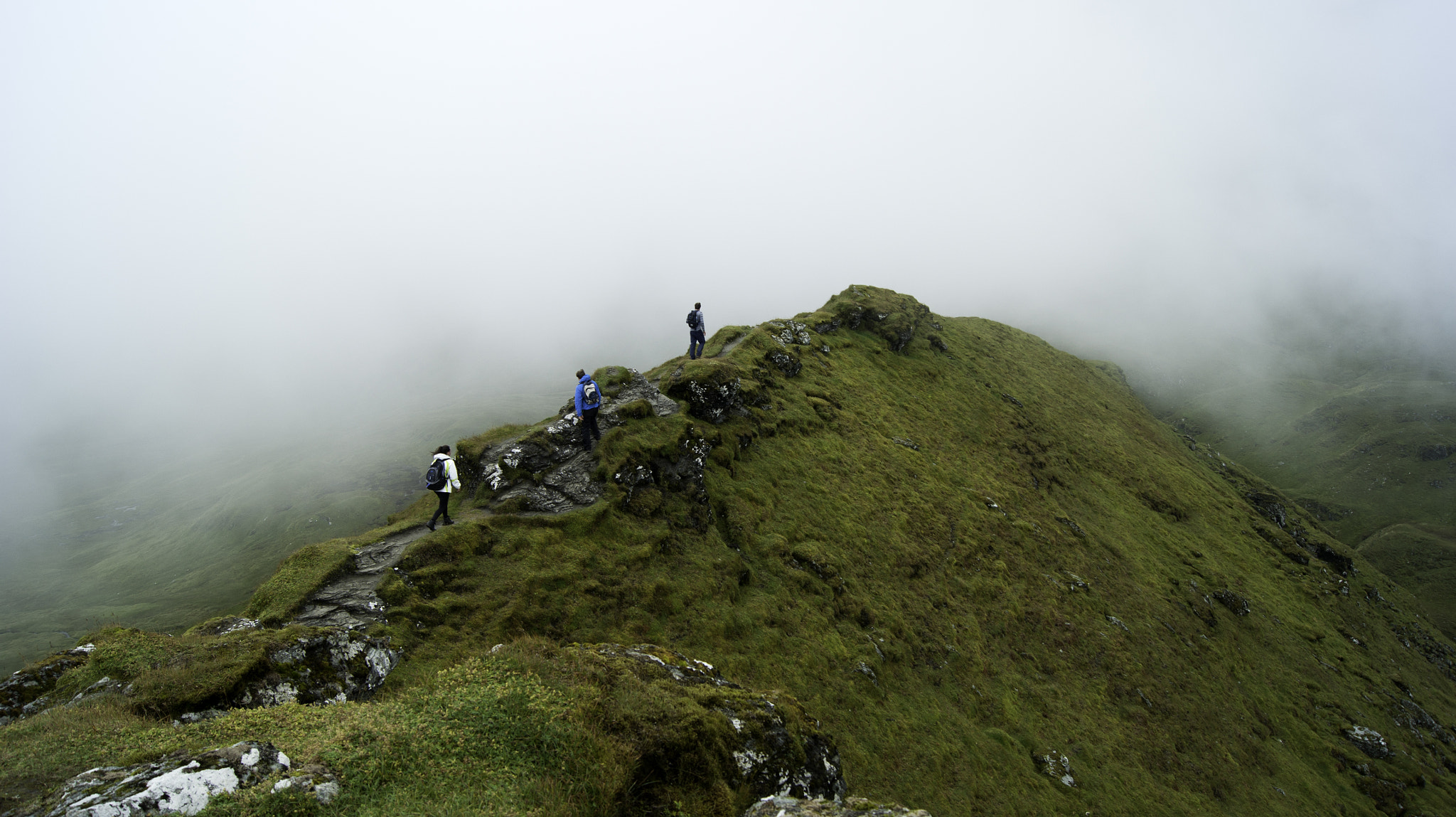 Sony Alpha DSLR-A290 + Sony DT 18-55mm F3.5-5.6 SAM sample photo. Meall nan tarmachan, munro. photography
