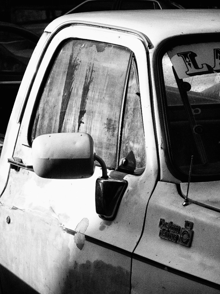 Samsung PL200/VLUU PL200 sample photo. Carro photography