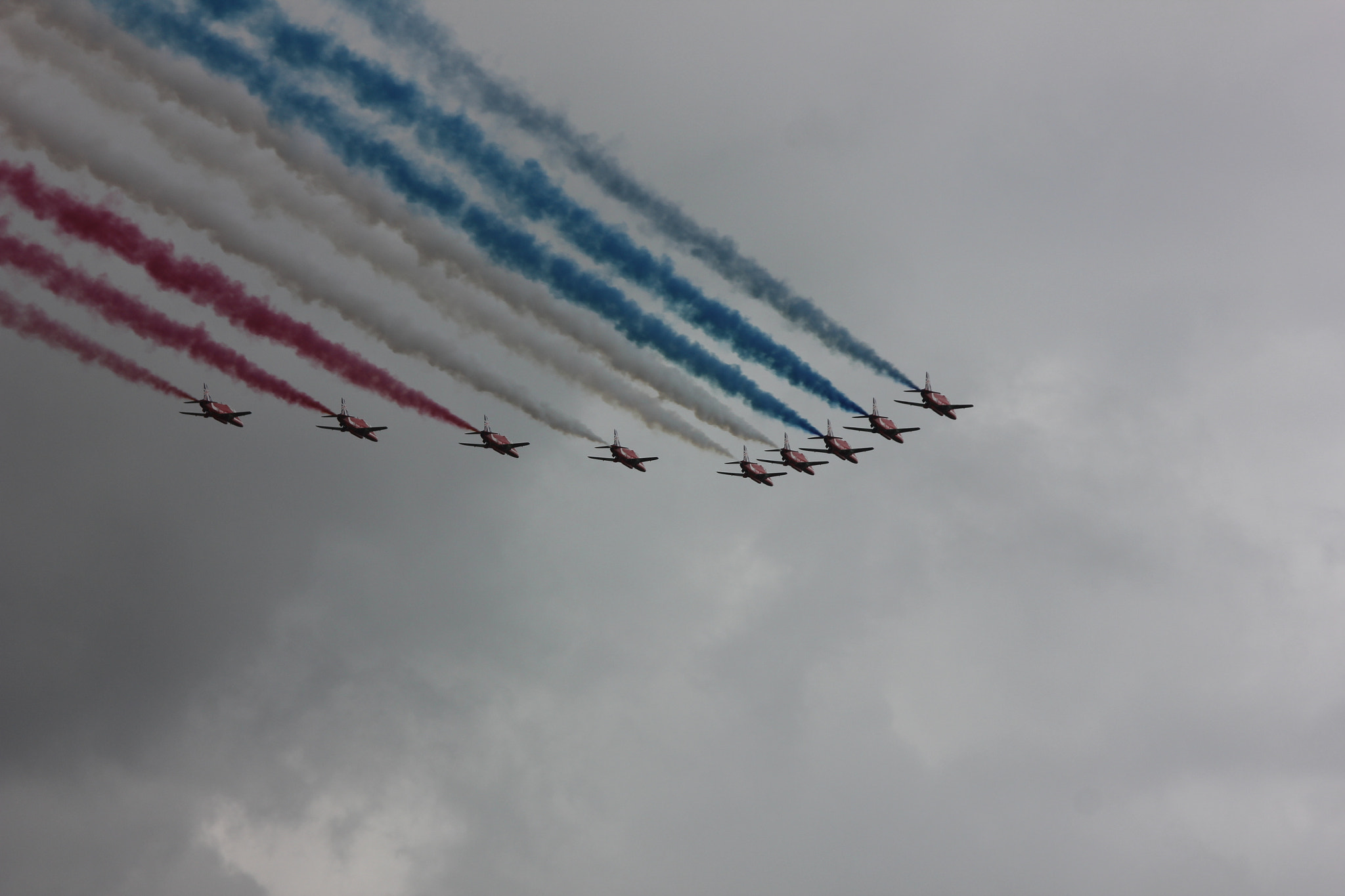 Canon EF 28-200mm F3.5-5.6 USM sample photo. Red arrows #2 photography