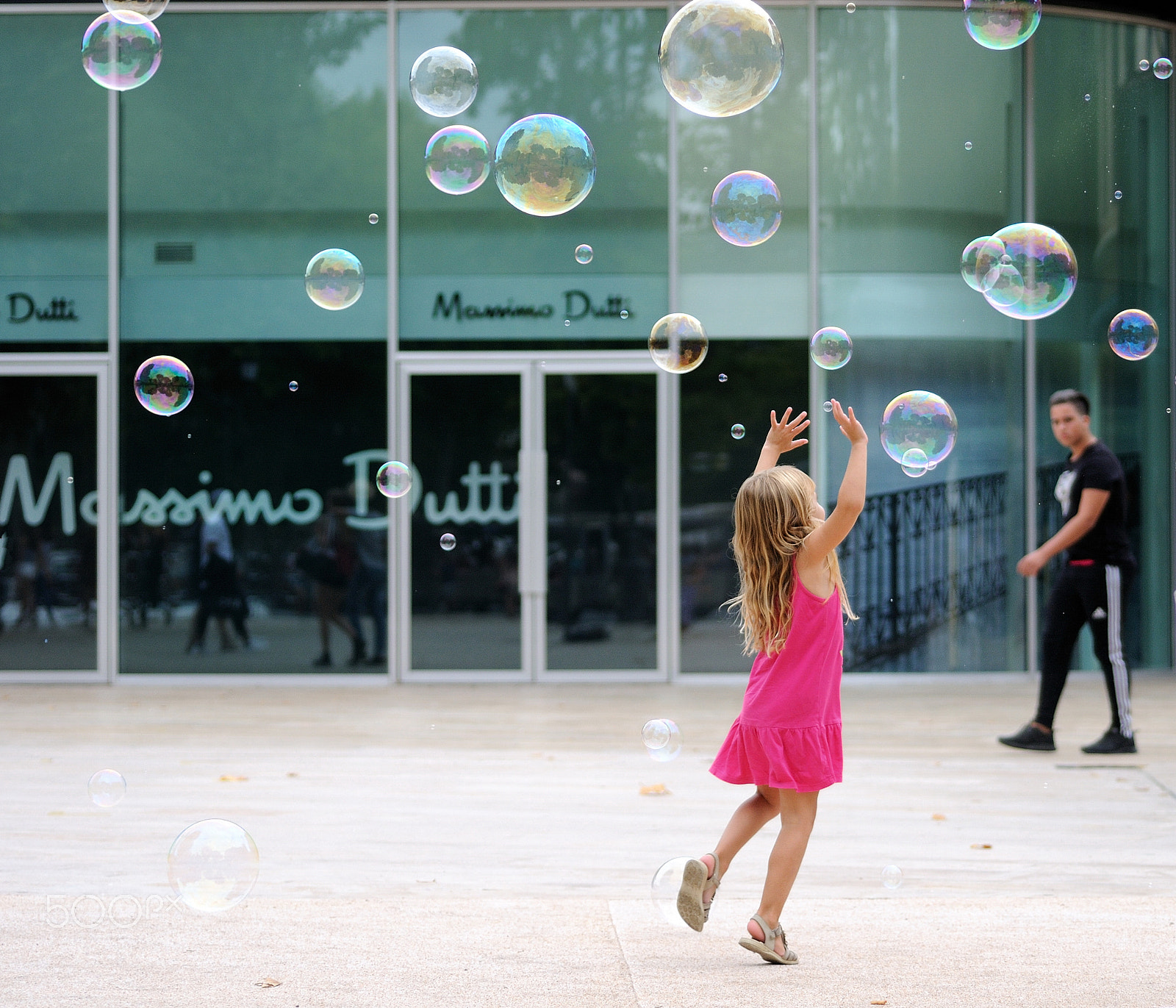 Nikon D300 + Nikon AF Micro-Nikkor 60mm F2.8D sample photo. Danse avec les bulles photography