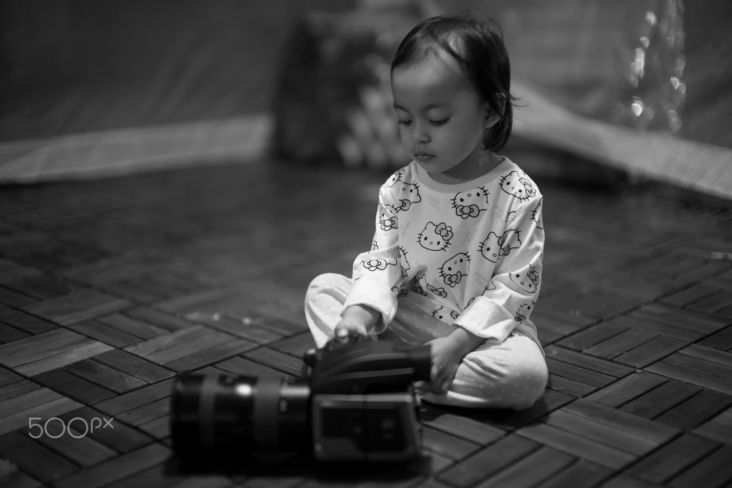 Leica Noctilux-M 50mm F0.95 ASPH sample photo. Playing photography