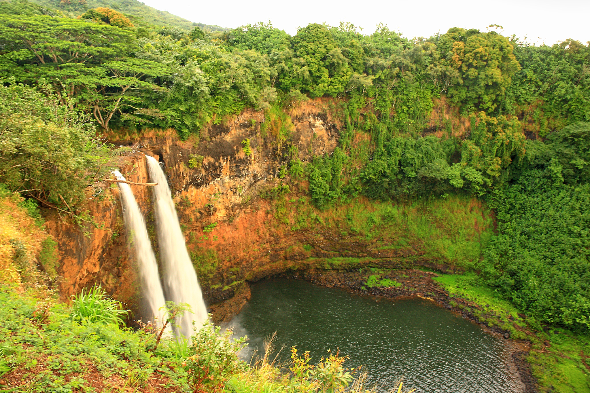 Canon EF 24-70mm F4L IS USM sample photo. Wailua falls photography