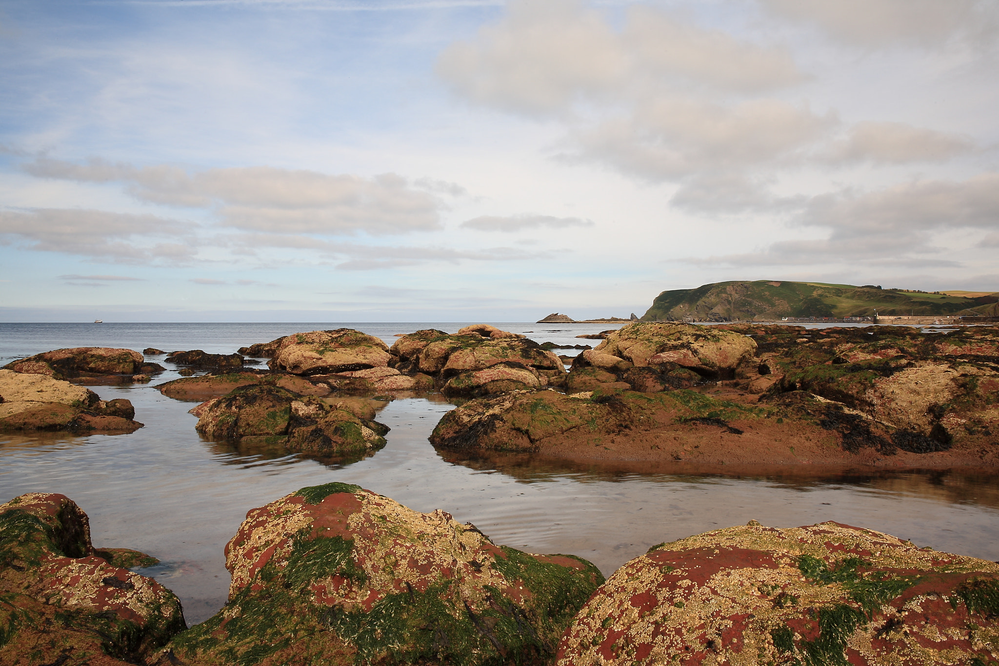 Canon EF 24-70mm F4L IS USM sample photo. Rock pool photography