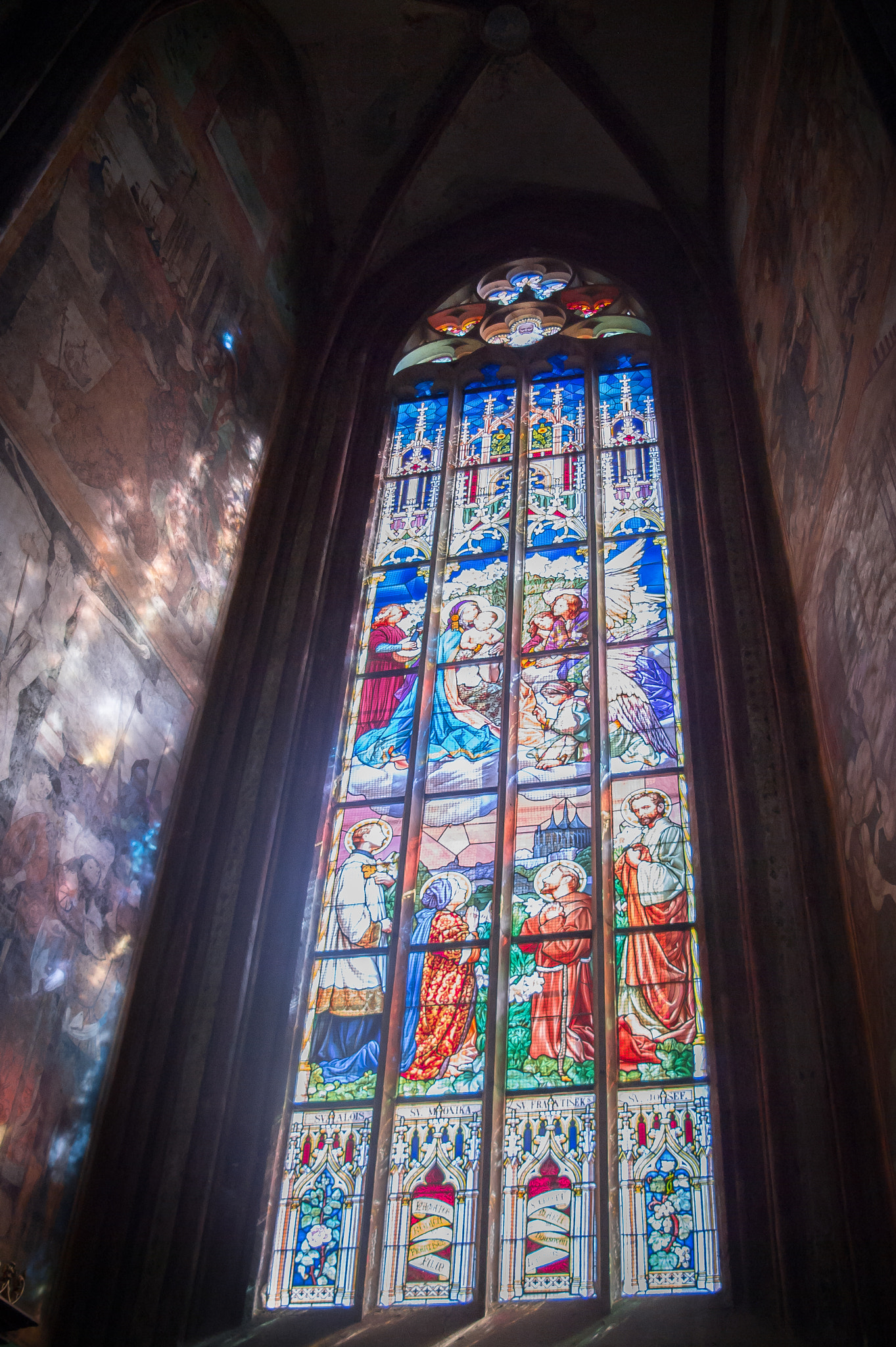 Samsung NX10 sample photo. Stained-glass windows photography