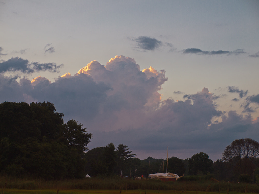 Olympus E-620 (EVOLT E-620) + OLYMPUS 14-42mm Lens sample photo. Cloud tower photography