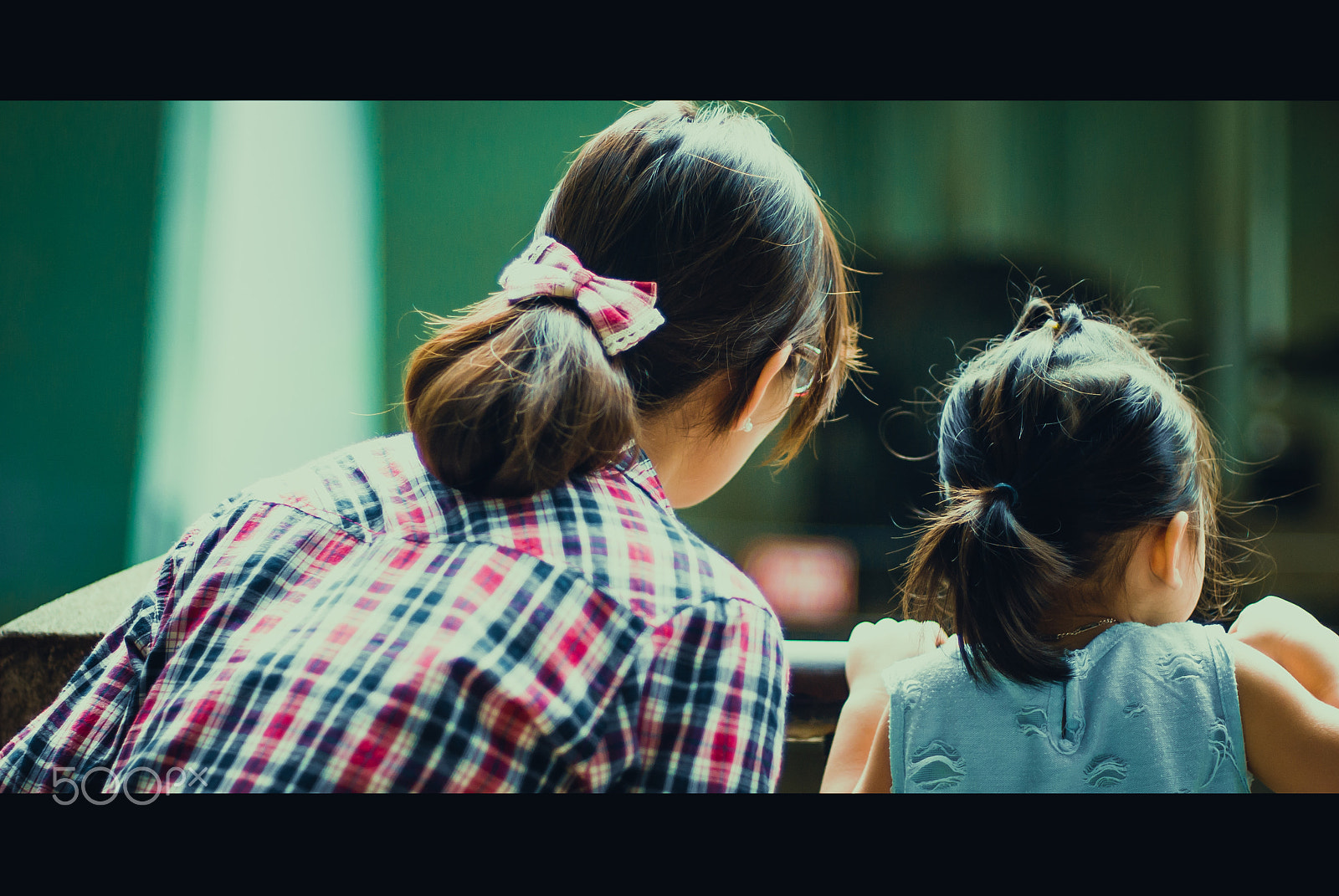 Nikon D200 + Nikon AF Nikkor 50mm F1.4D sample photo. Two sisters photography