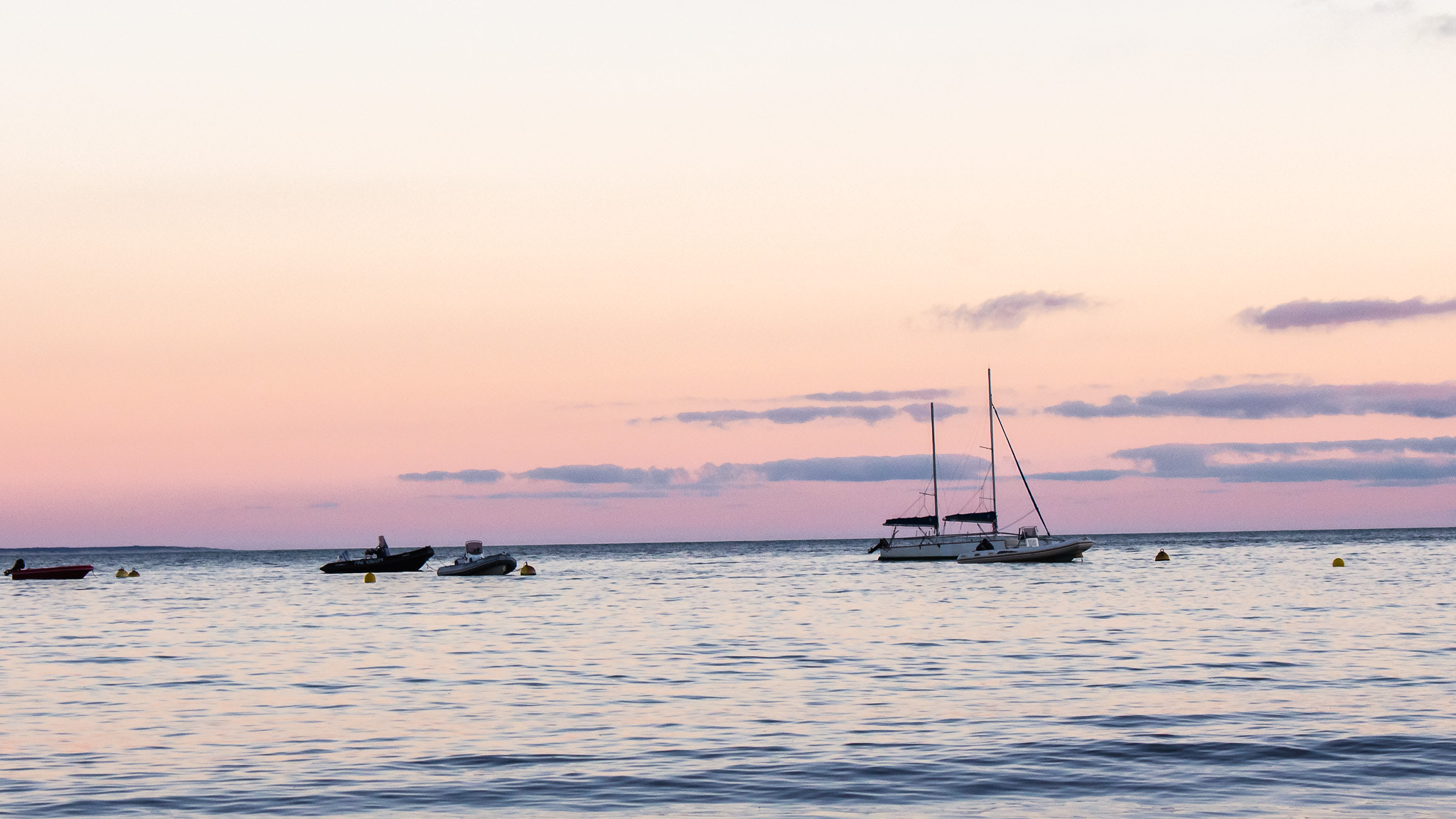 Canon EOS 650D (EOS Rebel T4i / EOS Kiss X6i) sample photo. Bateaux au mouillage photography