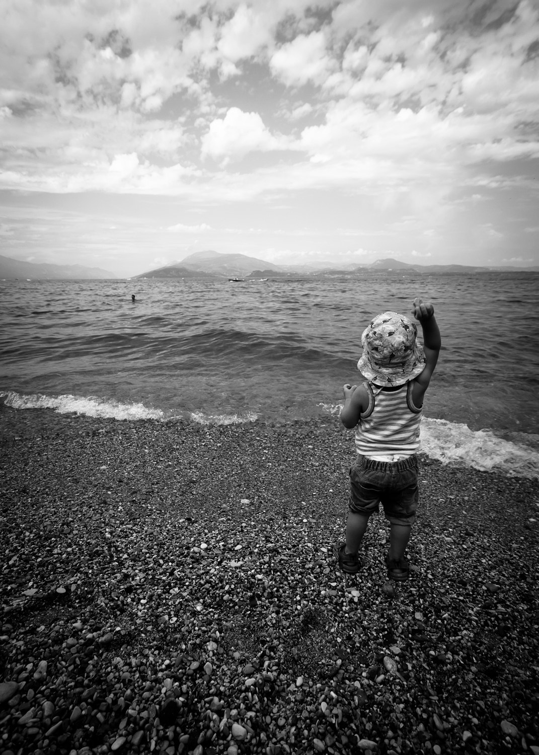Nikon D5000 sample photo. Little man and the garda-lake photography