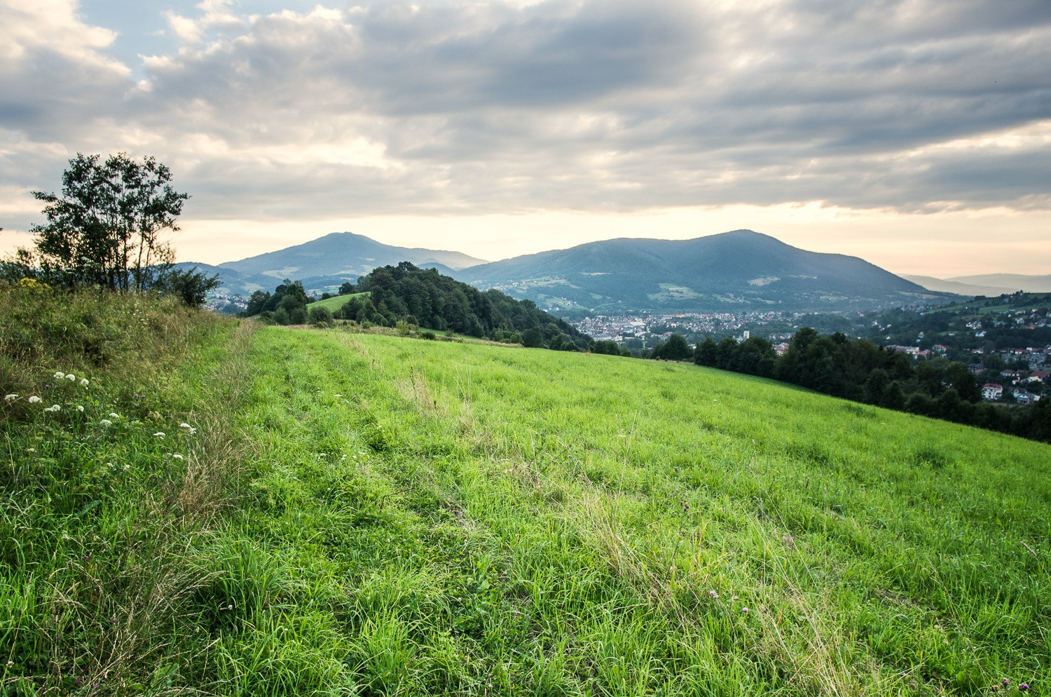 Pentax smc DA 15mm F4 ED AL Limited sample photo. View over town of mszana dolna view over szczebel and lubon wielki mountains photography