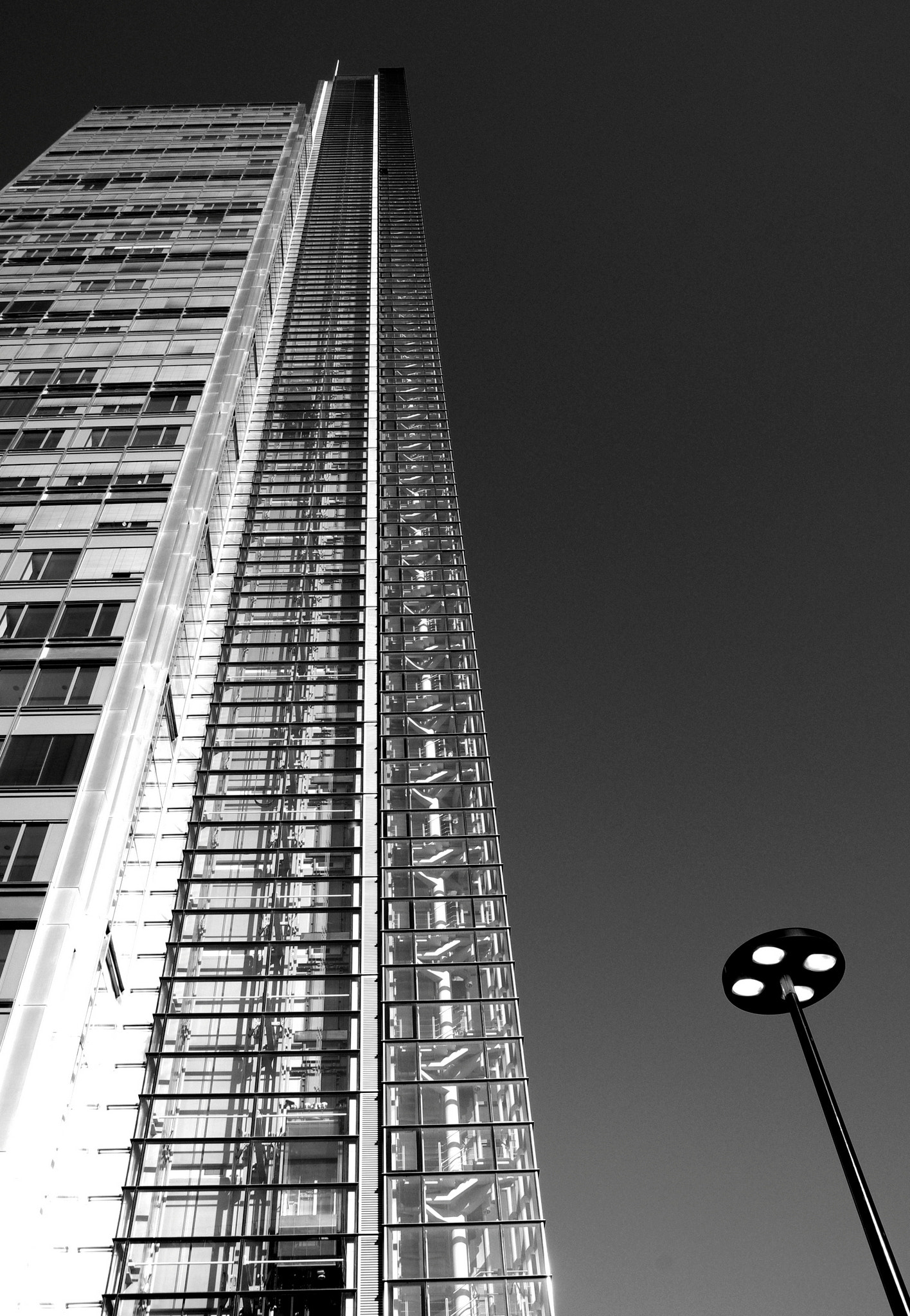Pentax K-x sample photo. City building b&w photography