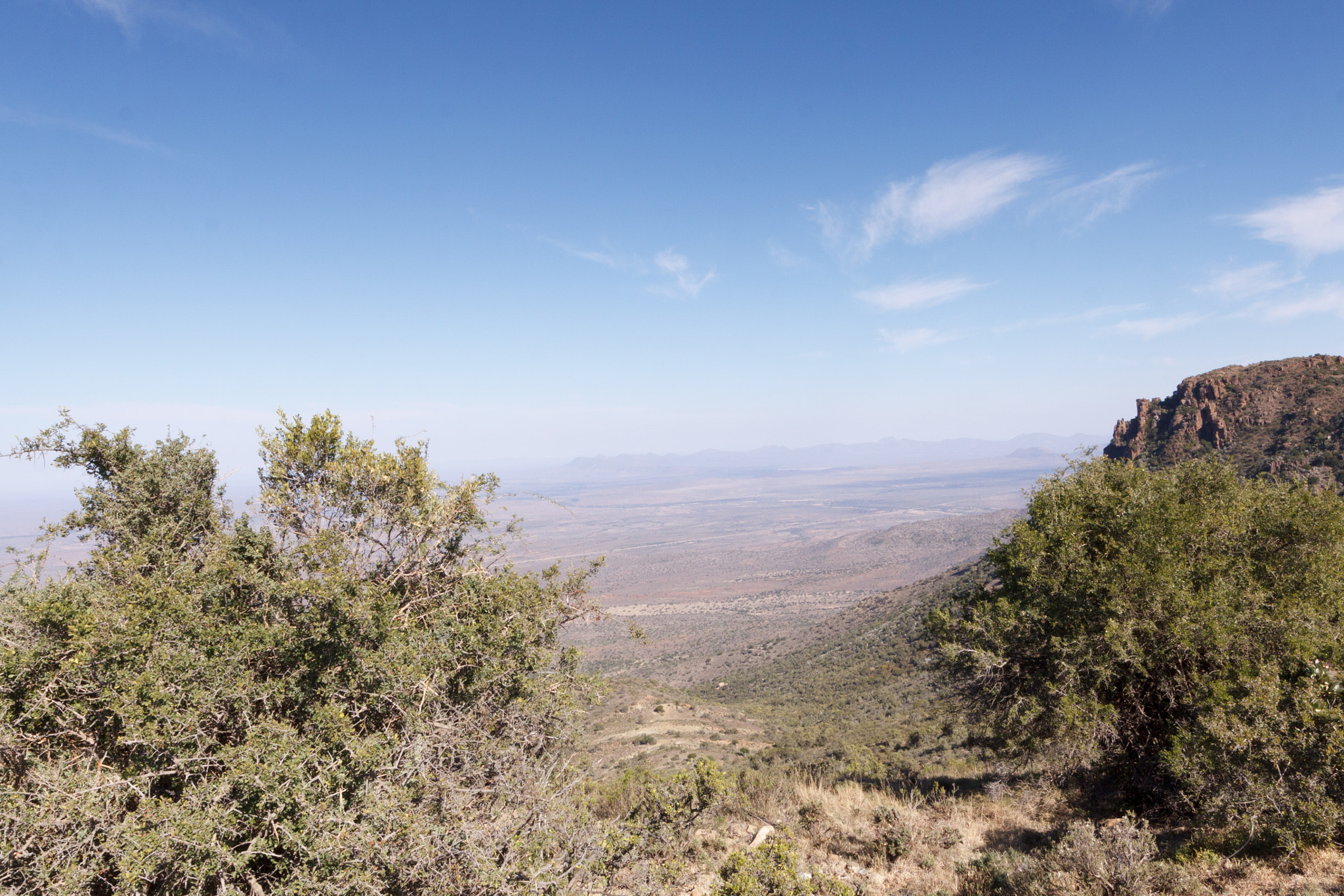 Canon EOS 50D + Canon EF 300mm f/2.8L sample photo. Down to the valley - graaff-reinet landscape photography