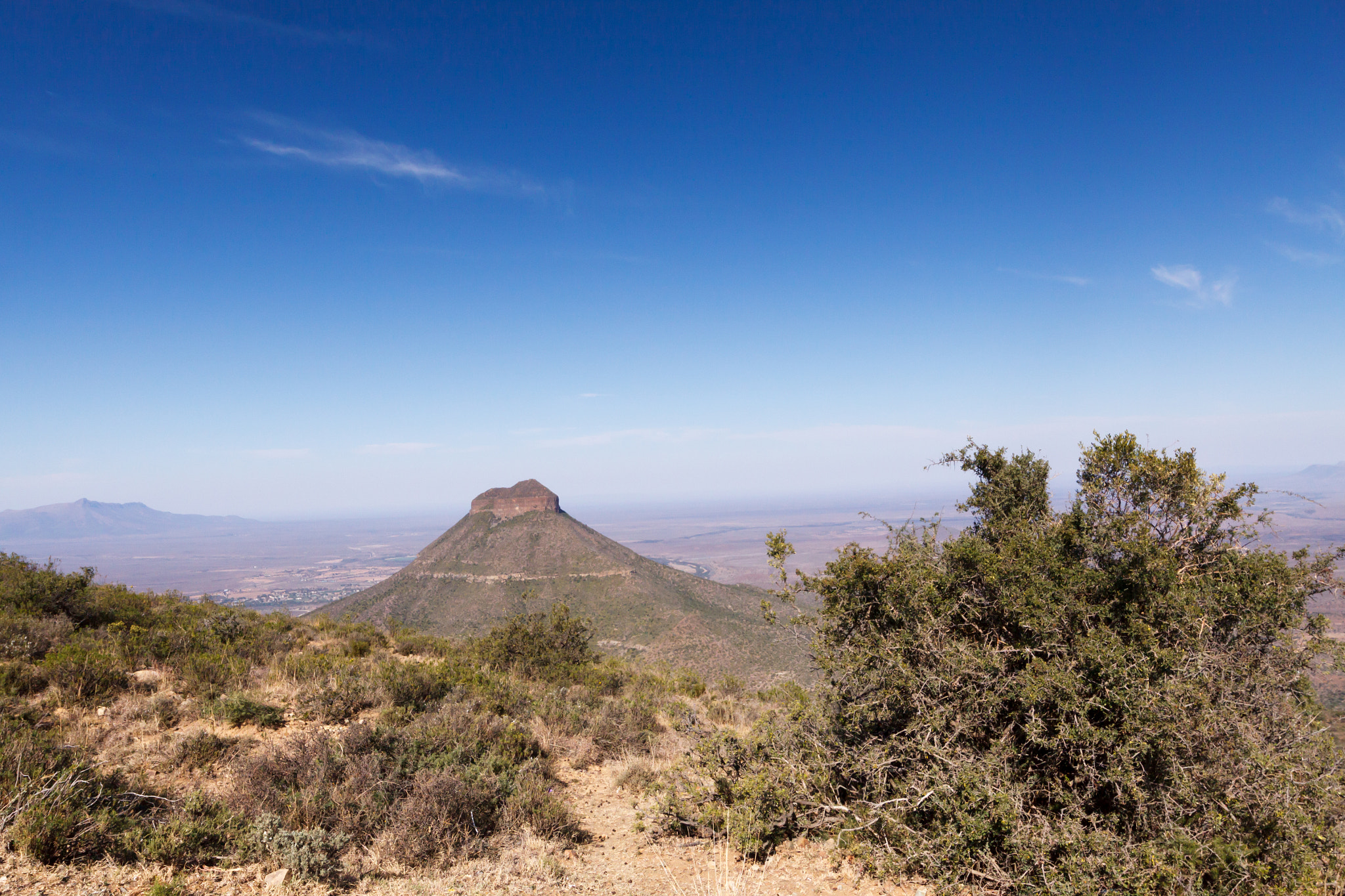 Canon EF 300mm f/2.8L sample photo. Mountain ahead - graaff-reinet landscape photography