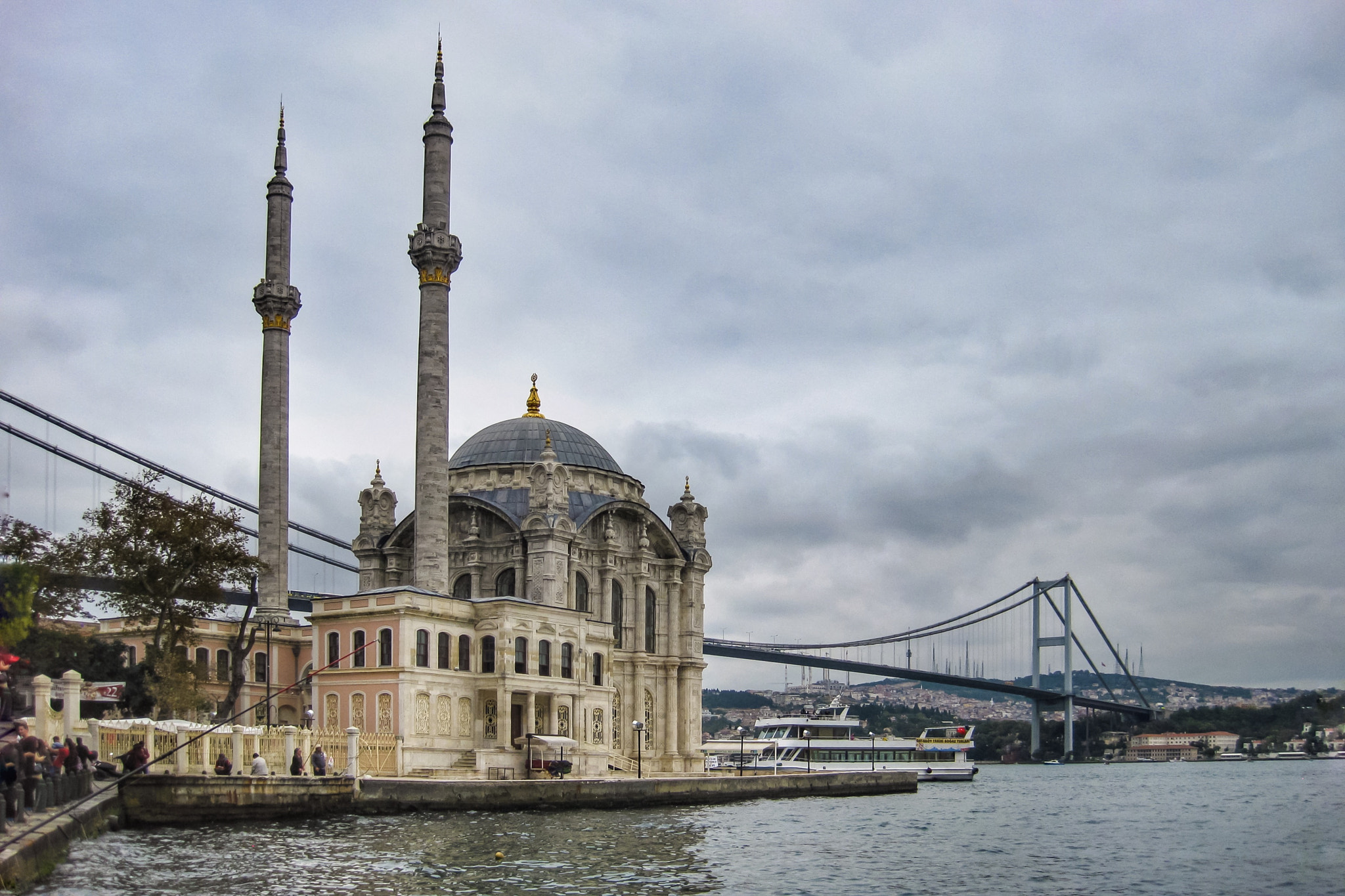 Canon PowerShot SD790 IS (Digital IXUS 90 IS / IXY Digital 95 IS) sample photo. Ortaköy mosque / İstanbul/ turkey photography