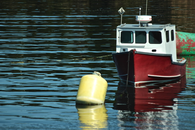 Sigma 70-300mm F4-5.6 APO DG Macro sample photo. Boat photography