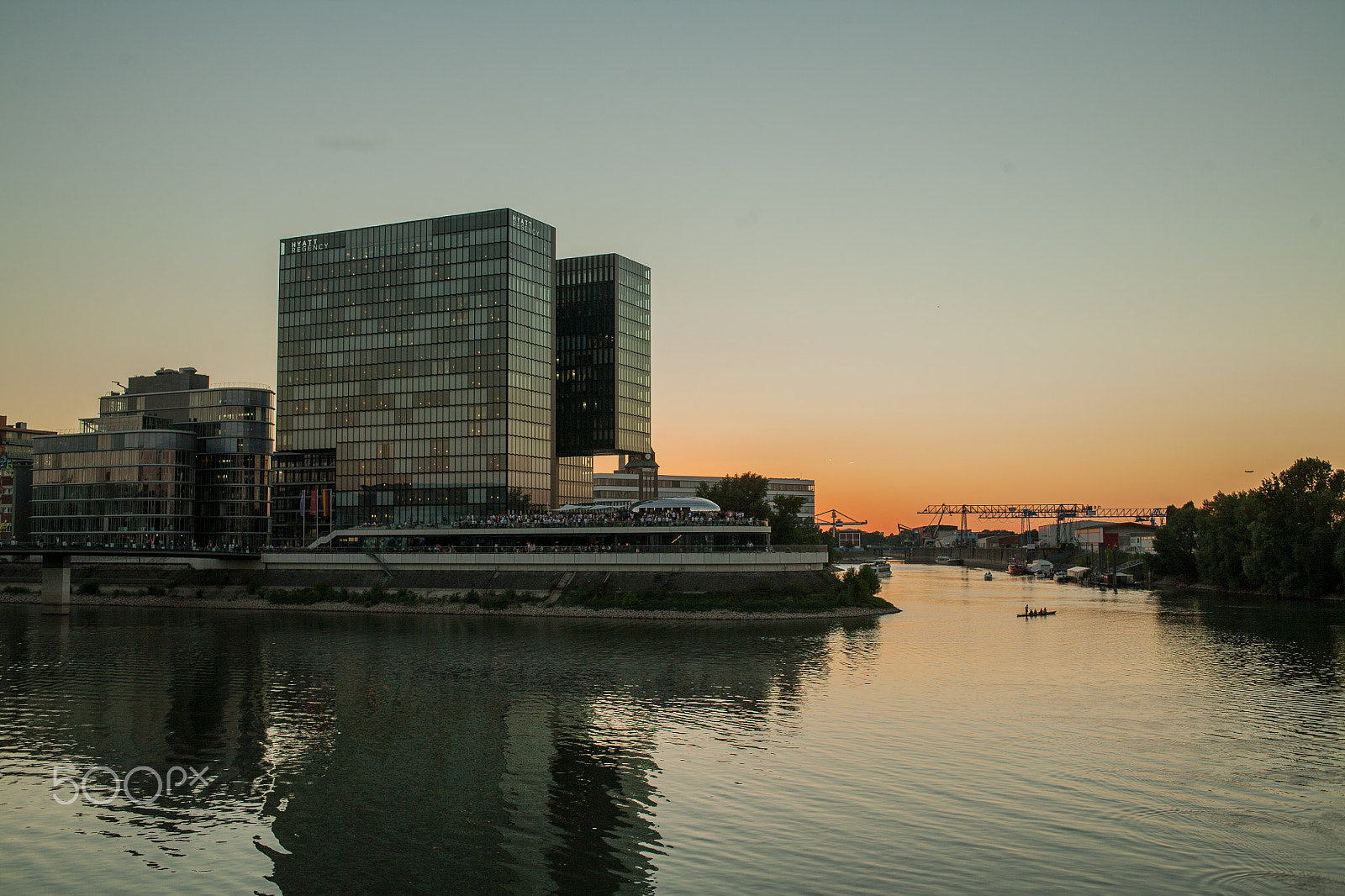 Canon EOS 5D + Canon EF 35mm F2 sample photo. Medienhafen photography