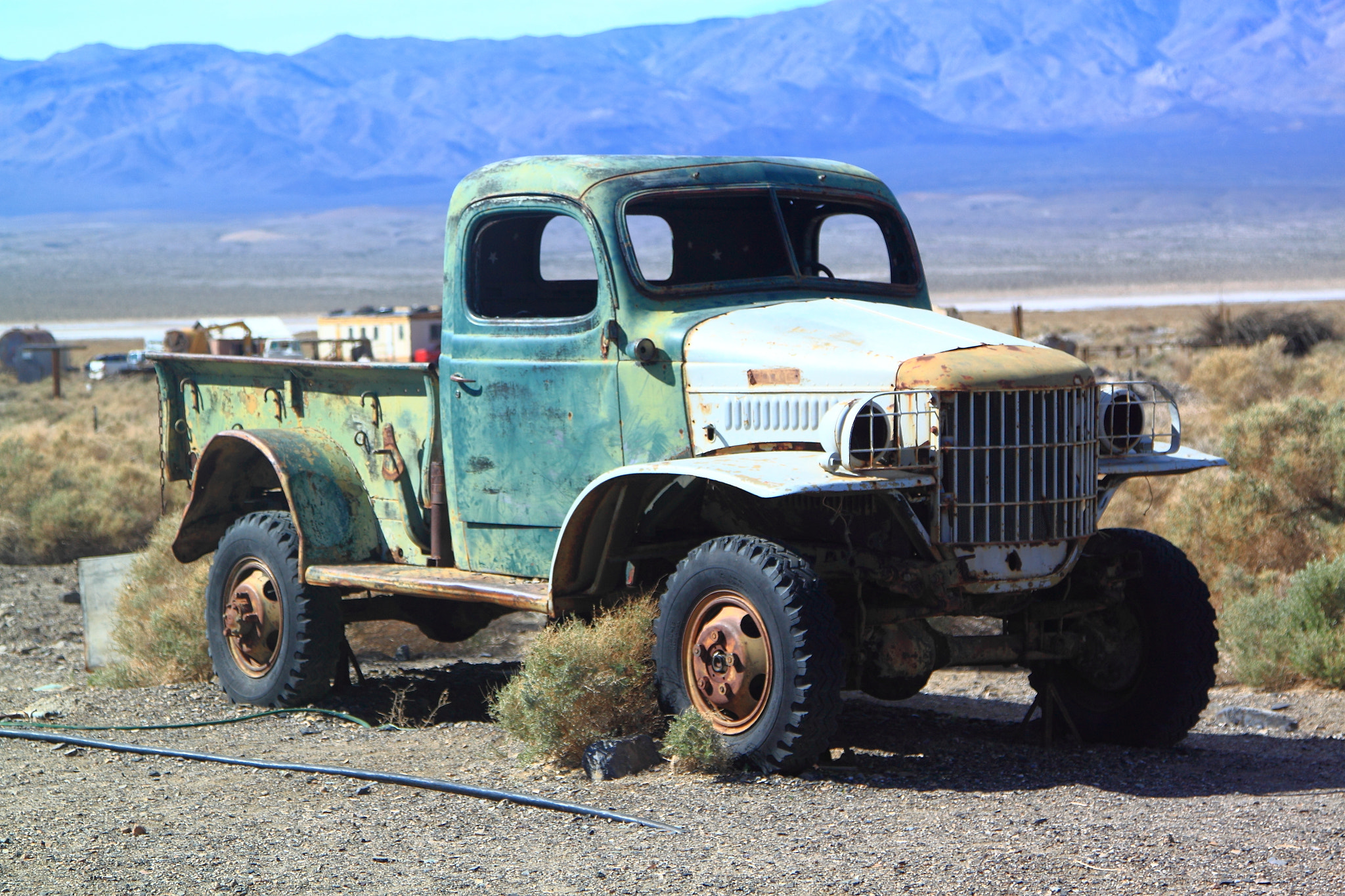 Canon EOS 500D (EOS Rebel T1i / EOS Kiss X3) sample photo. Abandoned pickup photography