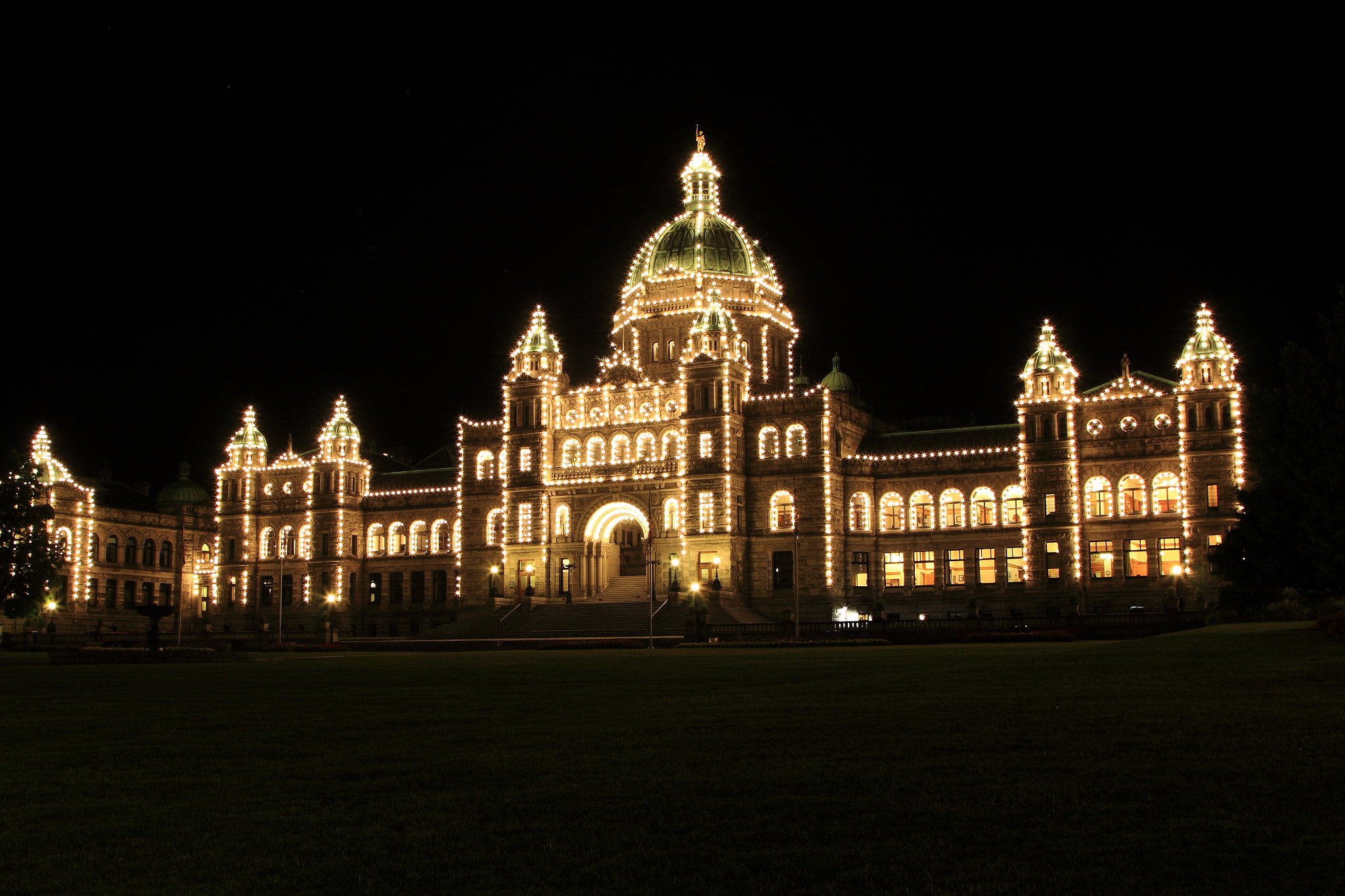 Canon EOS 500D (EOS Rebel T1i / EOS Kiss X3) sample photo. Bc legislature building photography