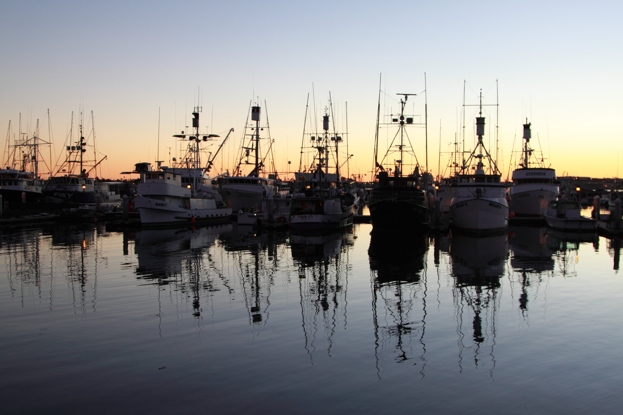 Canon EOS 500D (EOS Rebel T1i / EOS Kiss X3) sample photo. San diego harbor photography