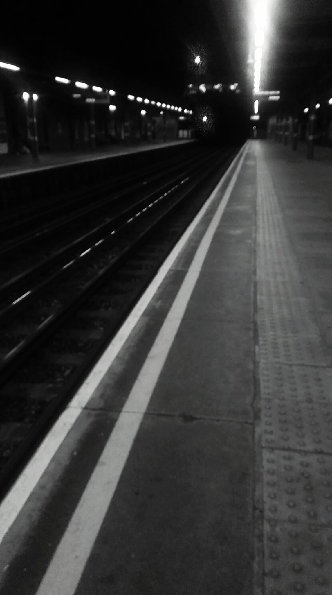 HTC DESIRE 620 sample photo. Becontree station photography