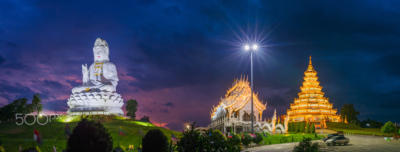 Nikon Df + Sigma 35mm F1.4 DG HSM Art sample photo. Wat hyua pla kang temple , chiang rai,northern of thailand photography