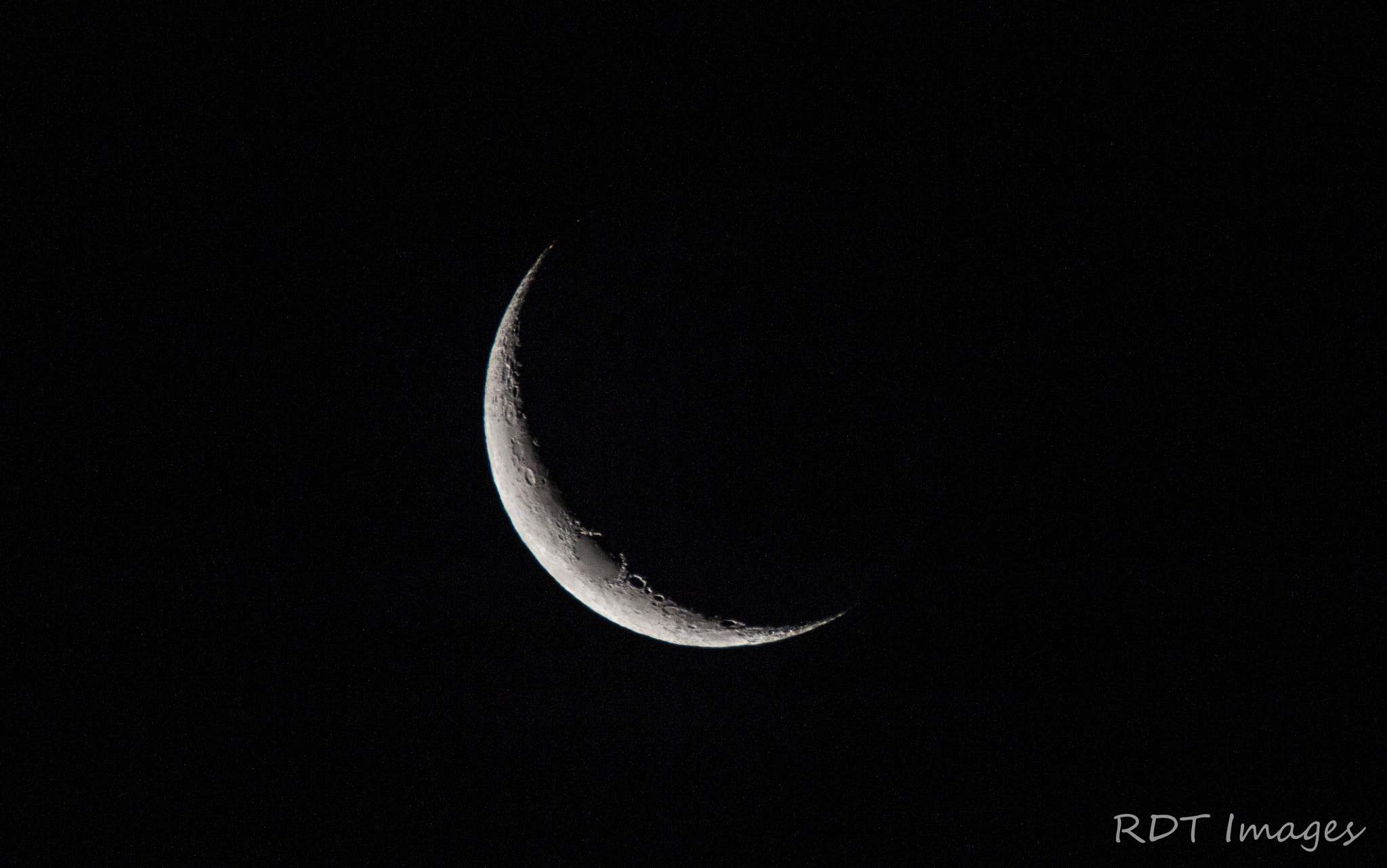 Tamron SP 150-600mm F5-6.3 Di VC USD sample photo. New moon photography