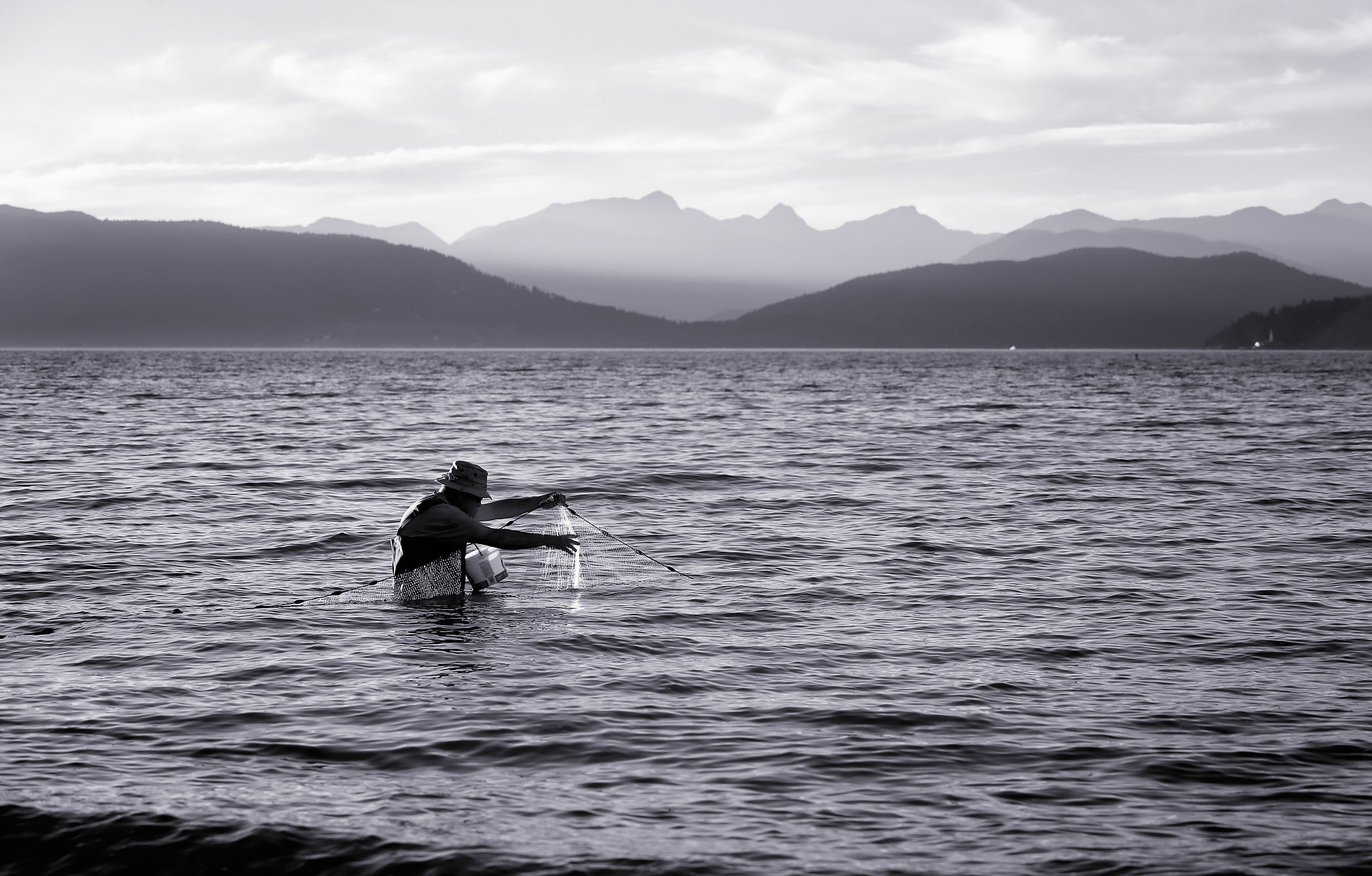 Canon EF 80-200mm f/2.8L sample photo. Old fisherman photography