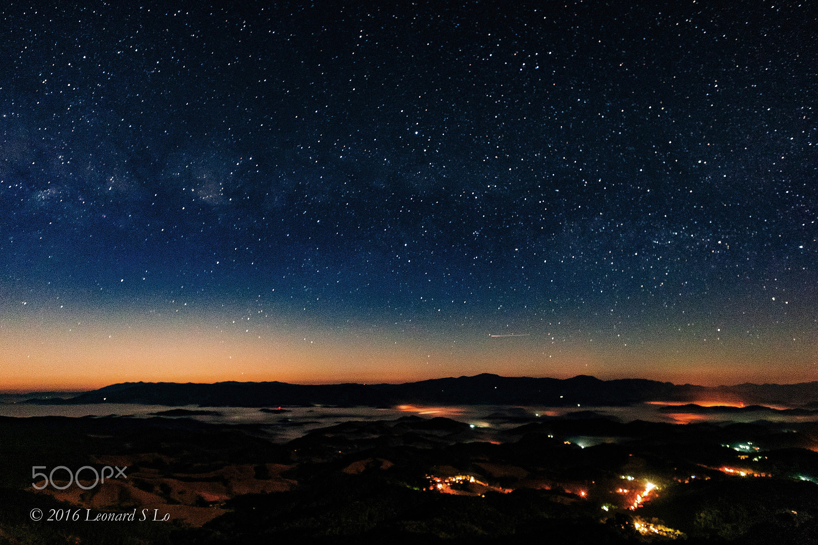 Fujifilm X-M1 + Fujifilm XF 14mm F2.8 R sample photo. Lights above and below photography