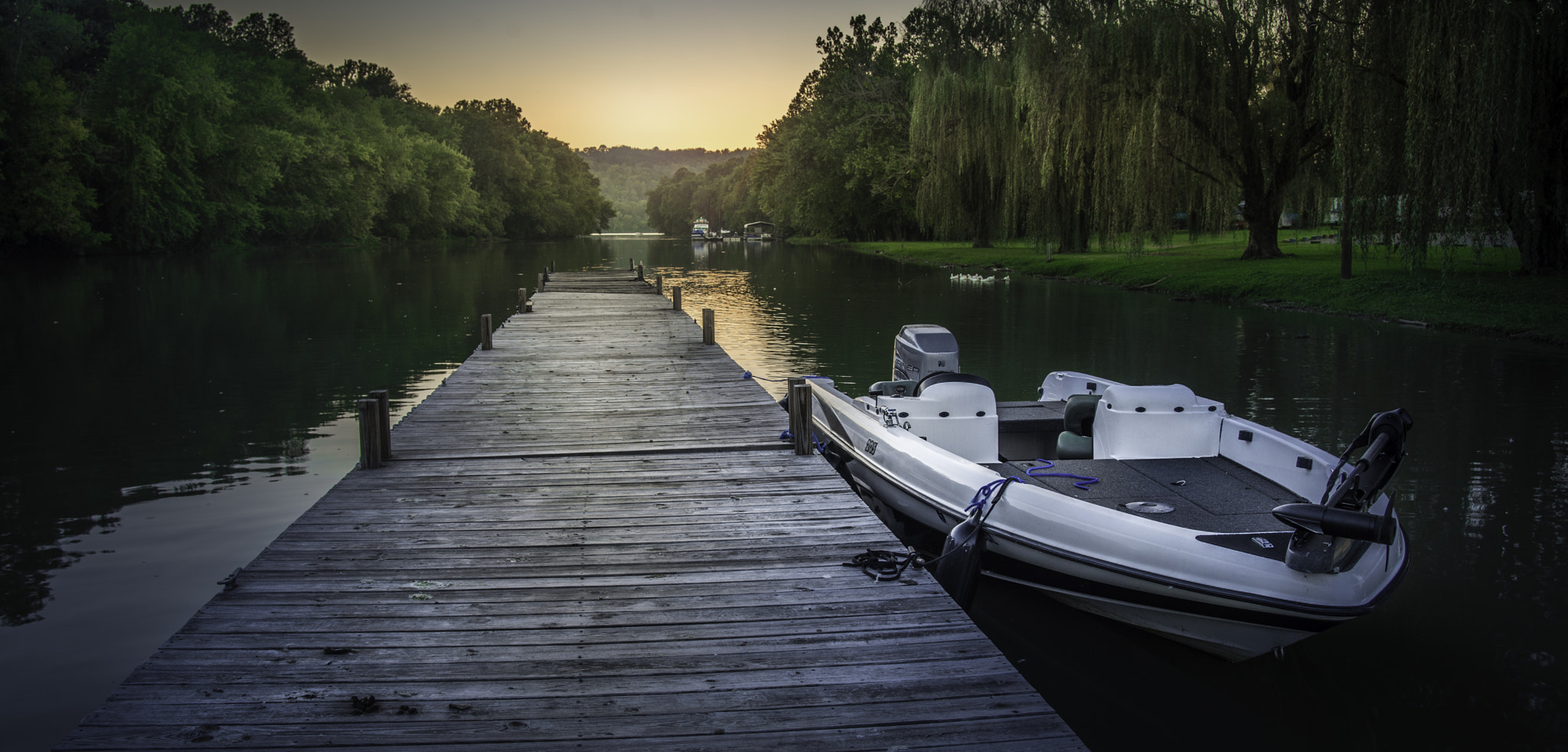 AF Zoom-Nikkor 28-80mm f/3.5-5.6D sample photo. Sundown and the dock photography