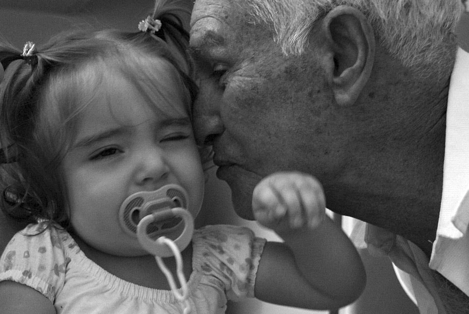 Sony SLT-A77 + Sony DT 18-55mm F3.5-5.6 SAM sample photo. No more kisses grandpa photography