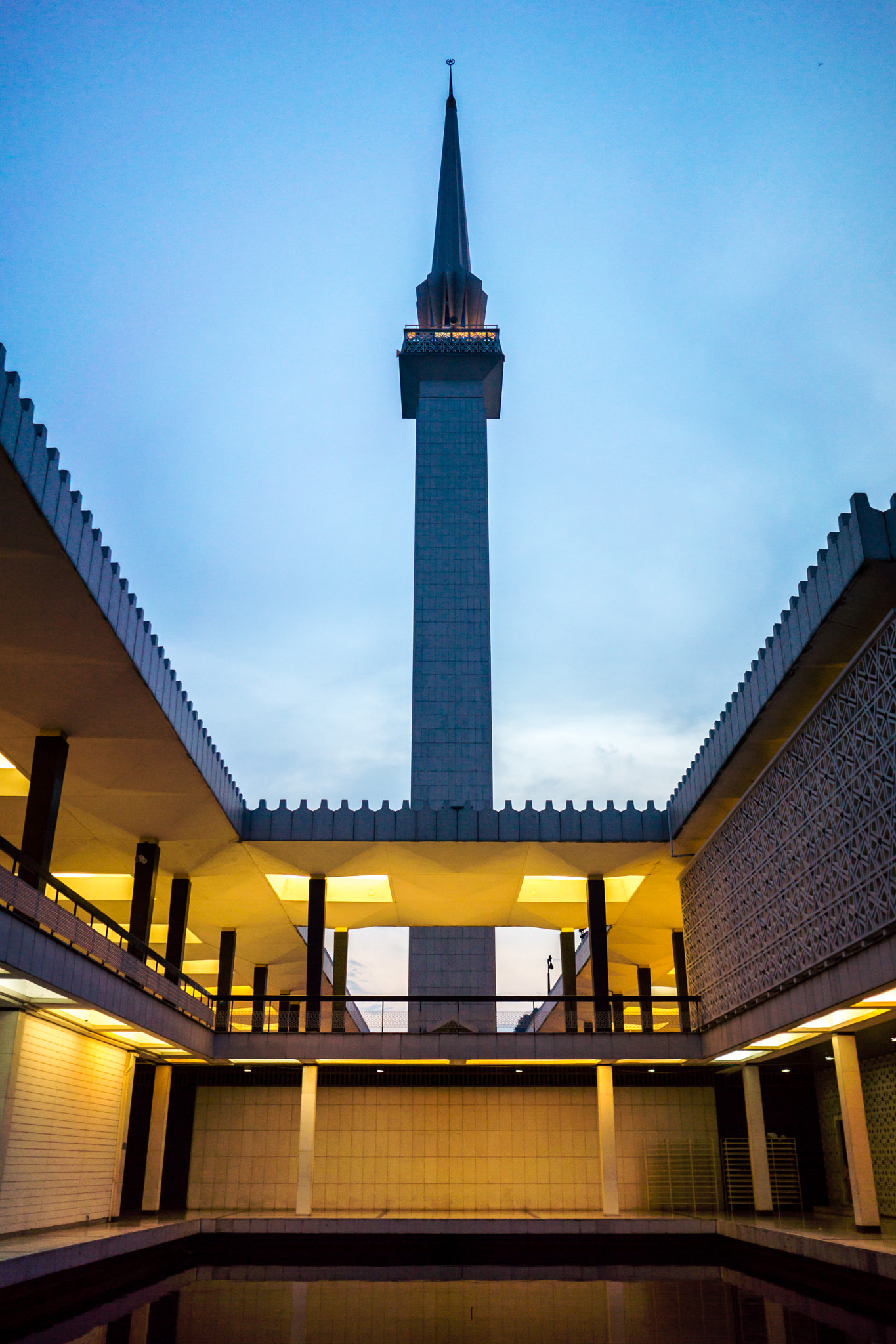 Sony Alpha NEX-7 + Sony E 20mm F2.8 sample photo. Minaret photography