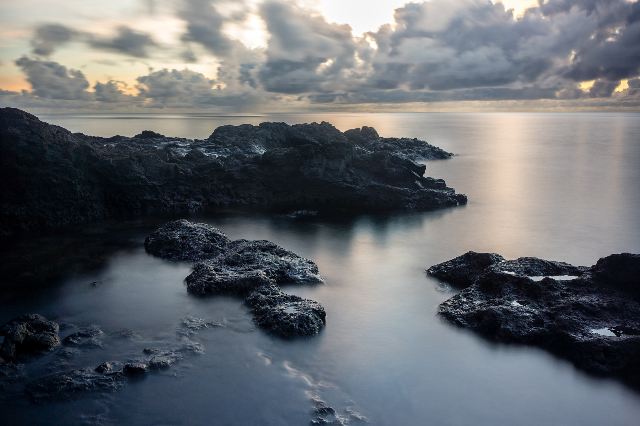 Sony Alpha NEX-7 + Sony E 20mm F2.8 sample photo. Sunrise. samoa. sea. photography