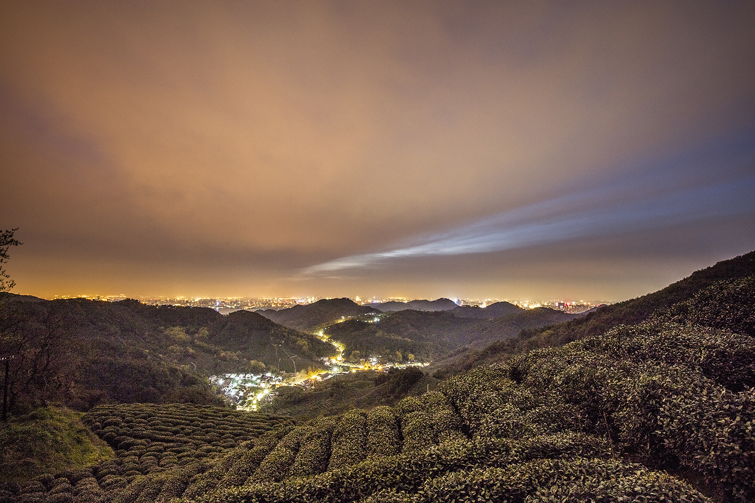 Canon EOS 5DS + Canon EF 16-35mm F4L IS USM sample photo. Sunrise in tea mountain photography