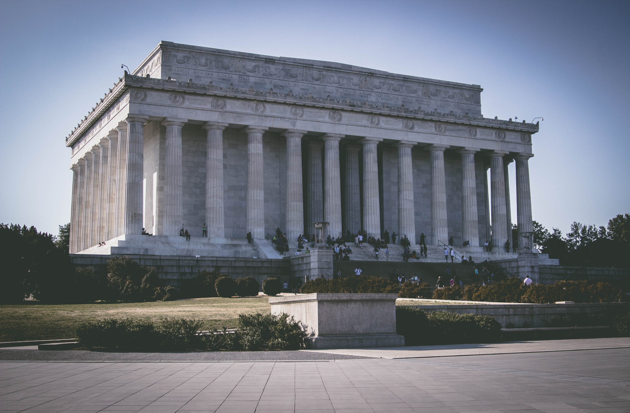 Canon EF 28-105mm f/3.5-4.5 USM sample photo. Lincoln memorial photography