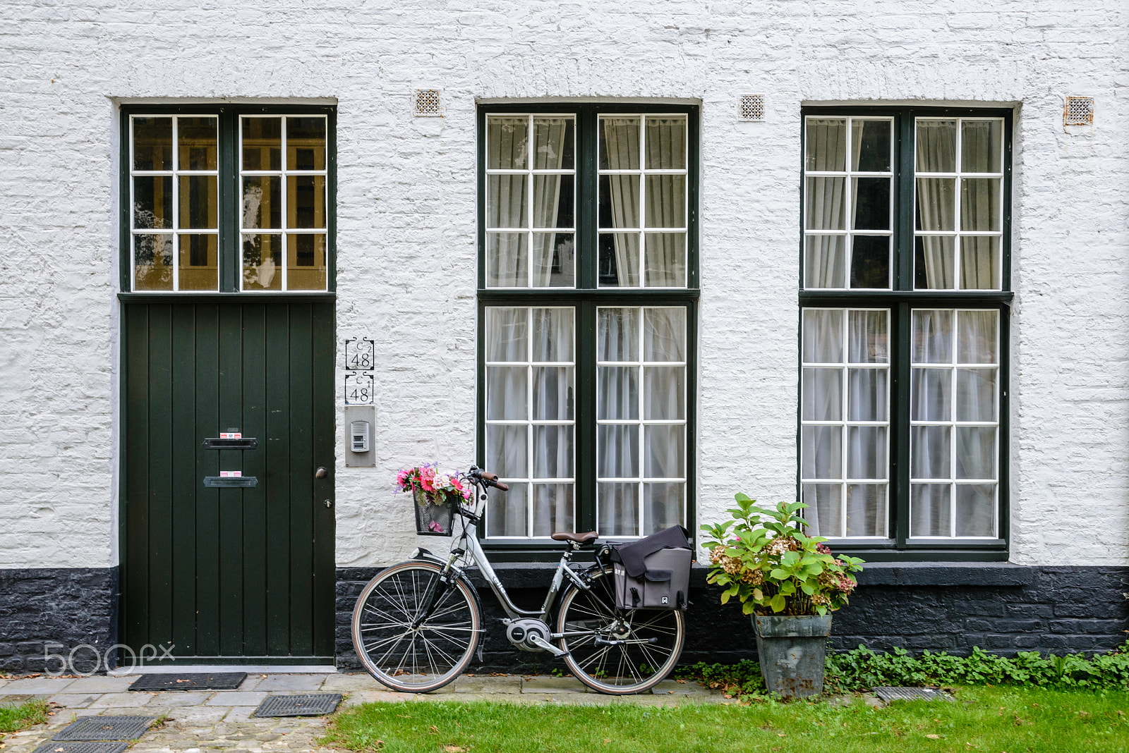 Nikon D600 sample photo. Wall and bike in brugge photography
