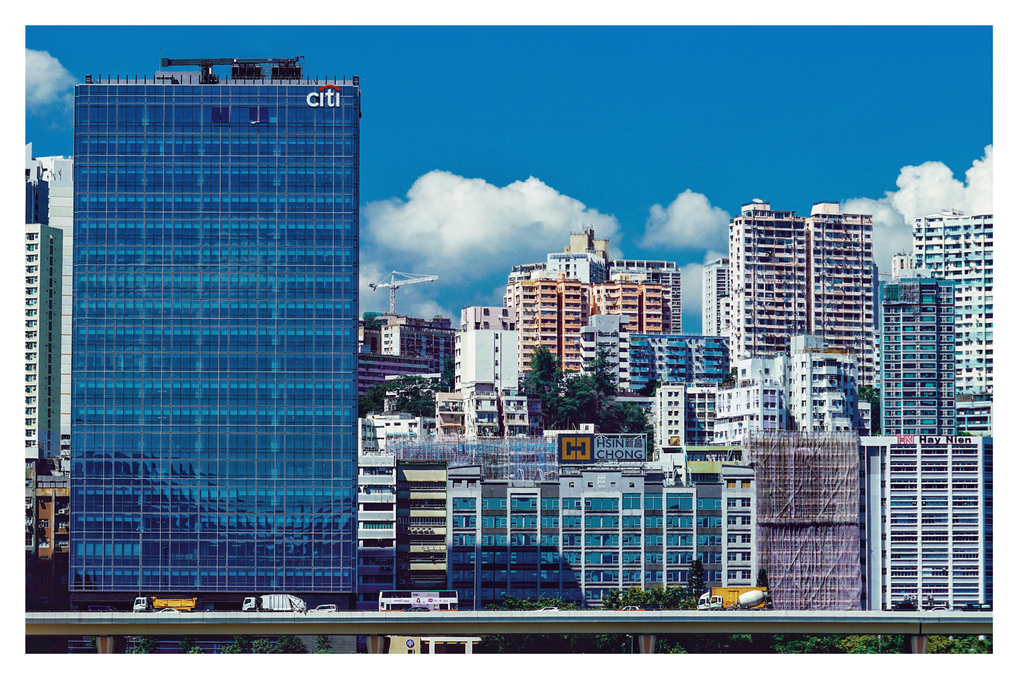 Minolta AF 80-200mm F2.8 HS-APO G sample photo. Citi in the city photography
