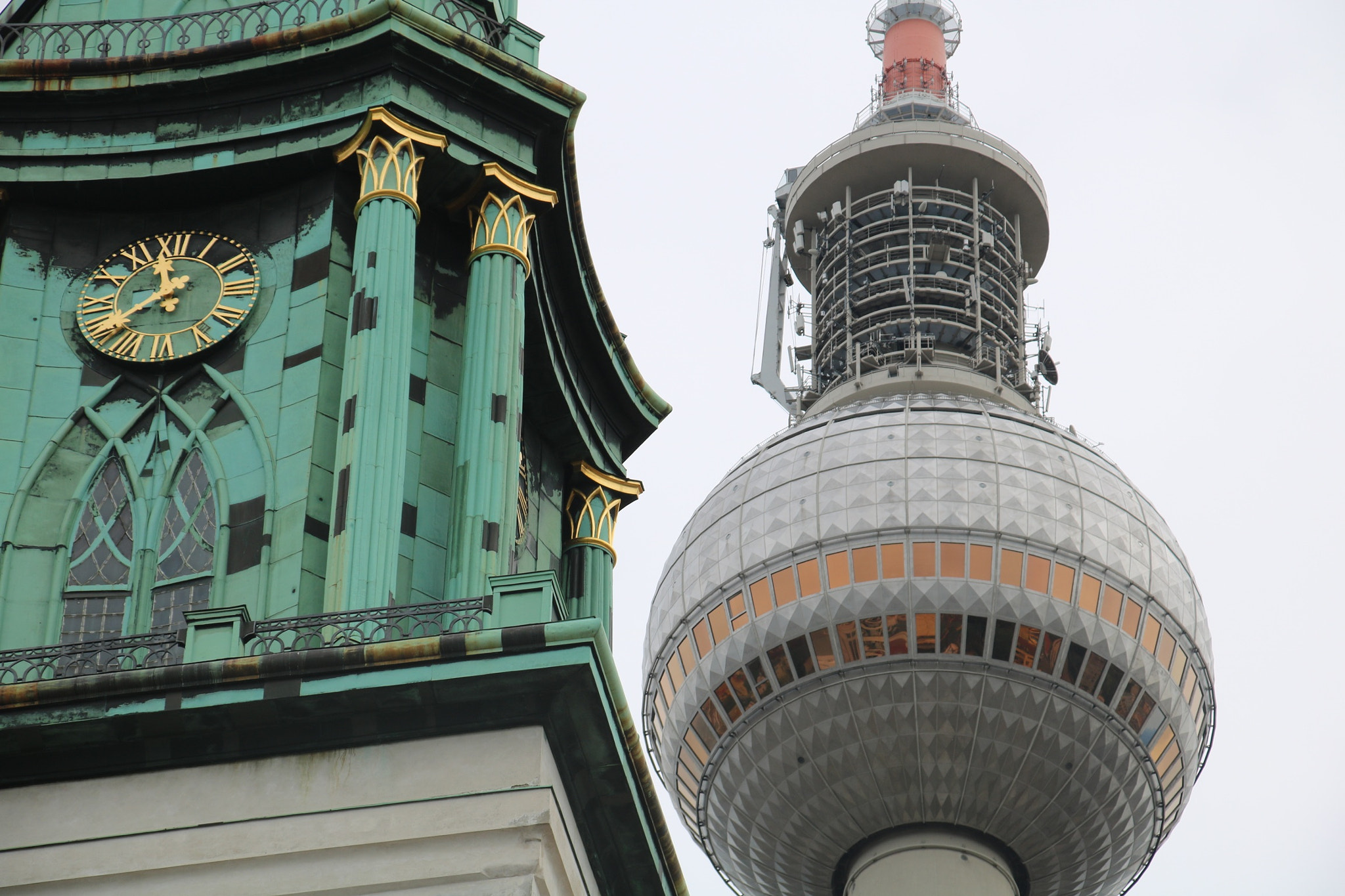 Canon EOS 750D (EOS Rebel T6i / EOS Kiss X8i) + Canon TS-E 90mm F2.8 Tilt-Shift sample photo. This photo i taken in berlin at the tv tower. i taken it in my holydays. photography