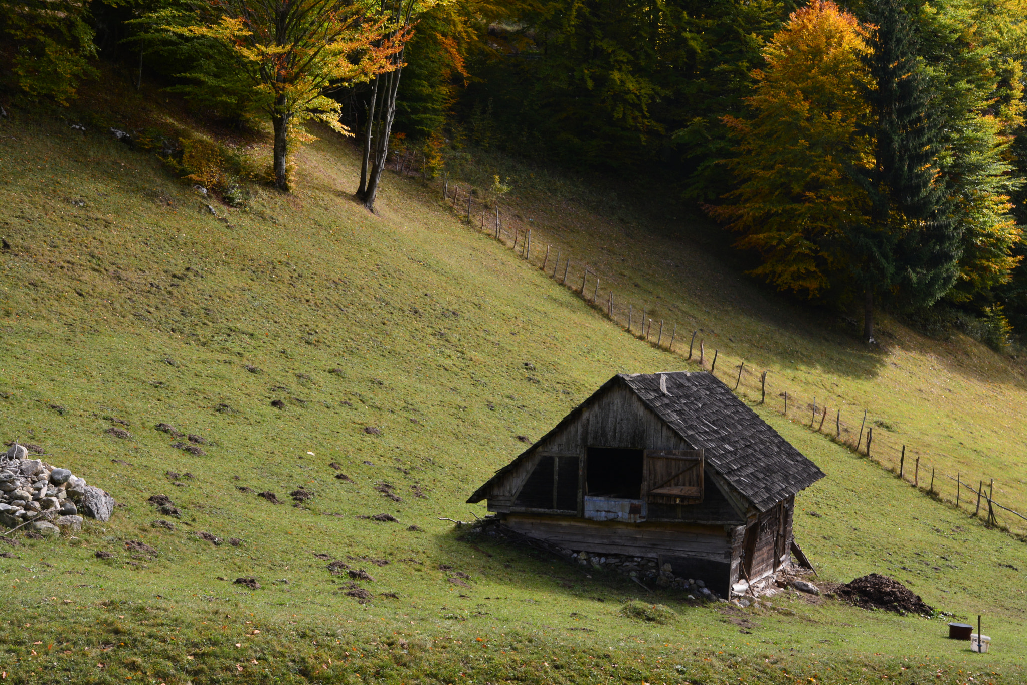 Nikon D5200 + Tamron SP AF 17-50mm F2.8 XR Di II LD Aspherical (IF) sample photo. Lonely cottage photography