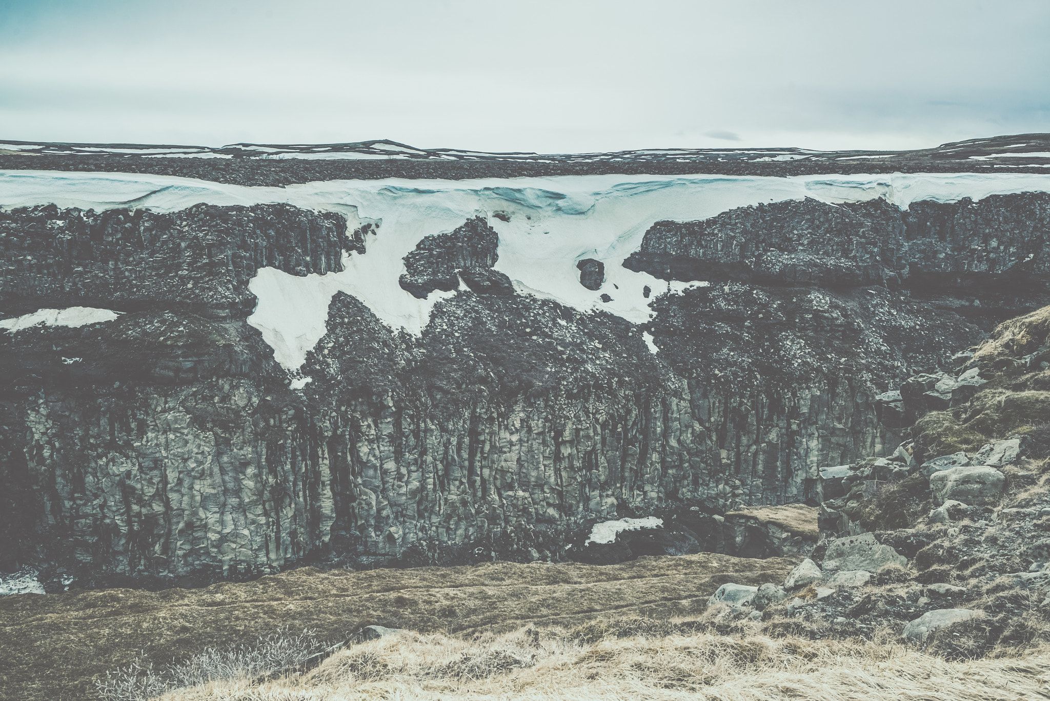 Sony a7R + Sony Vario-Sonnar T* 16-35mm F2.8 ZA SSM sample photo. Ice age landscape in iceland photography